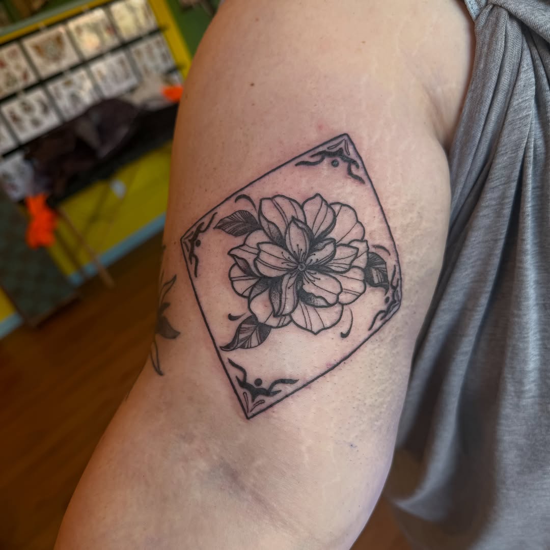 Tattoo by @evamohrman — fine_line, black_and_grey