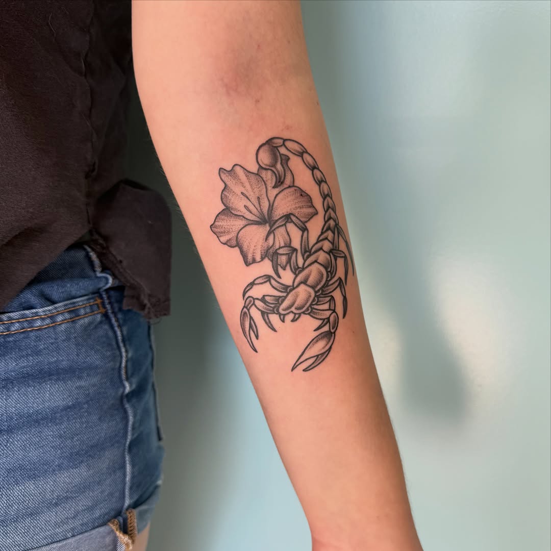 Tattoo by @evamohrman — dotwork, fine_line