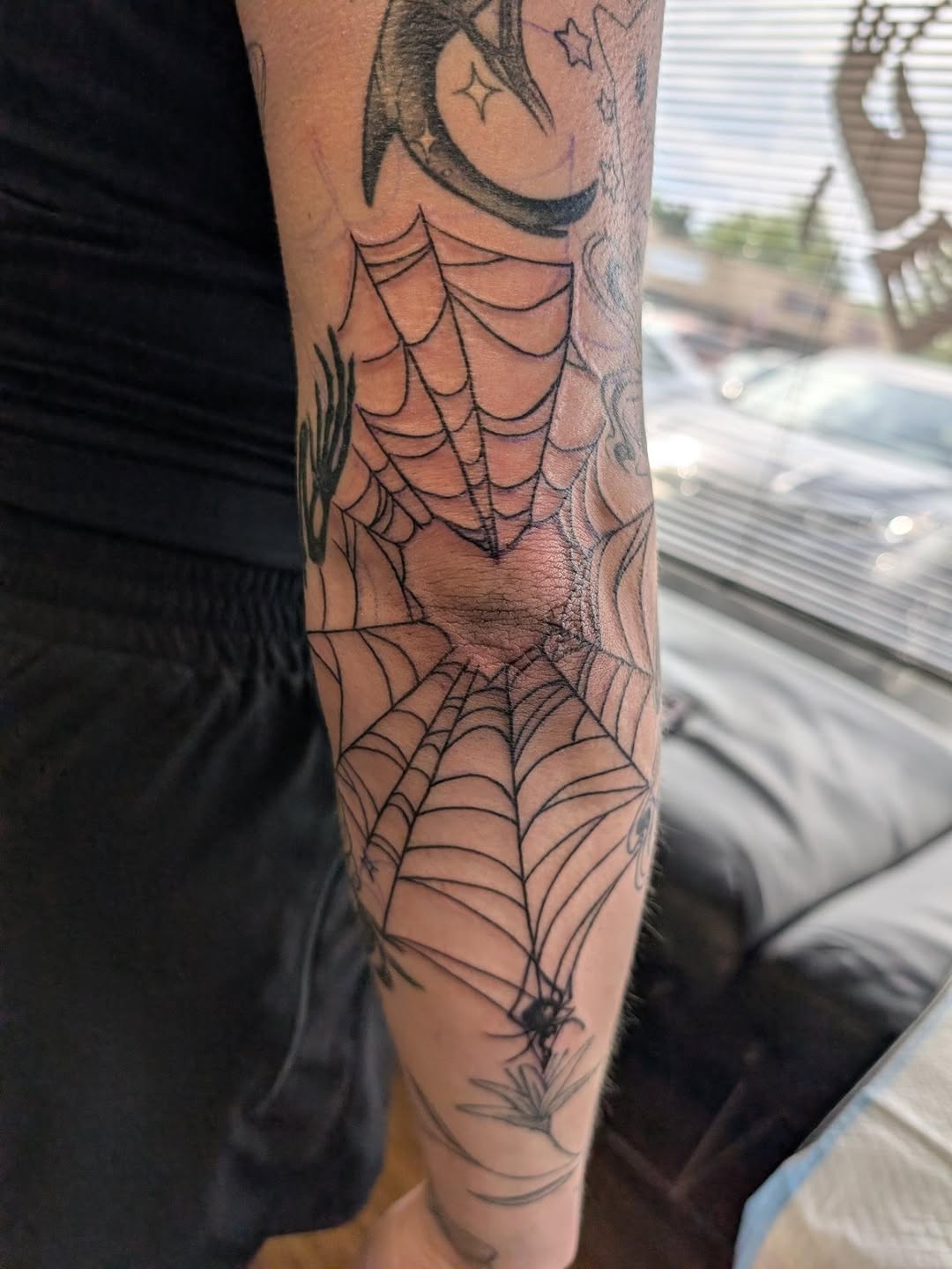 Tattoo by @hearthcreativestudios — blackwork