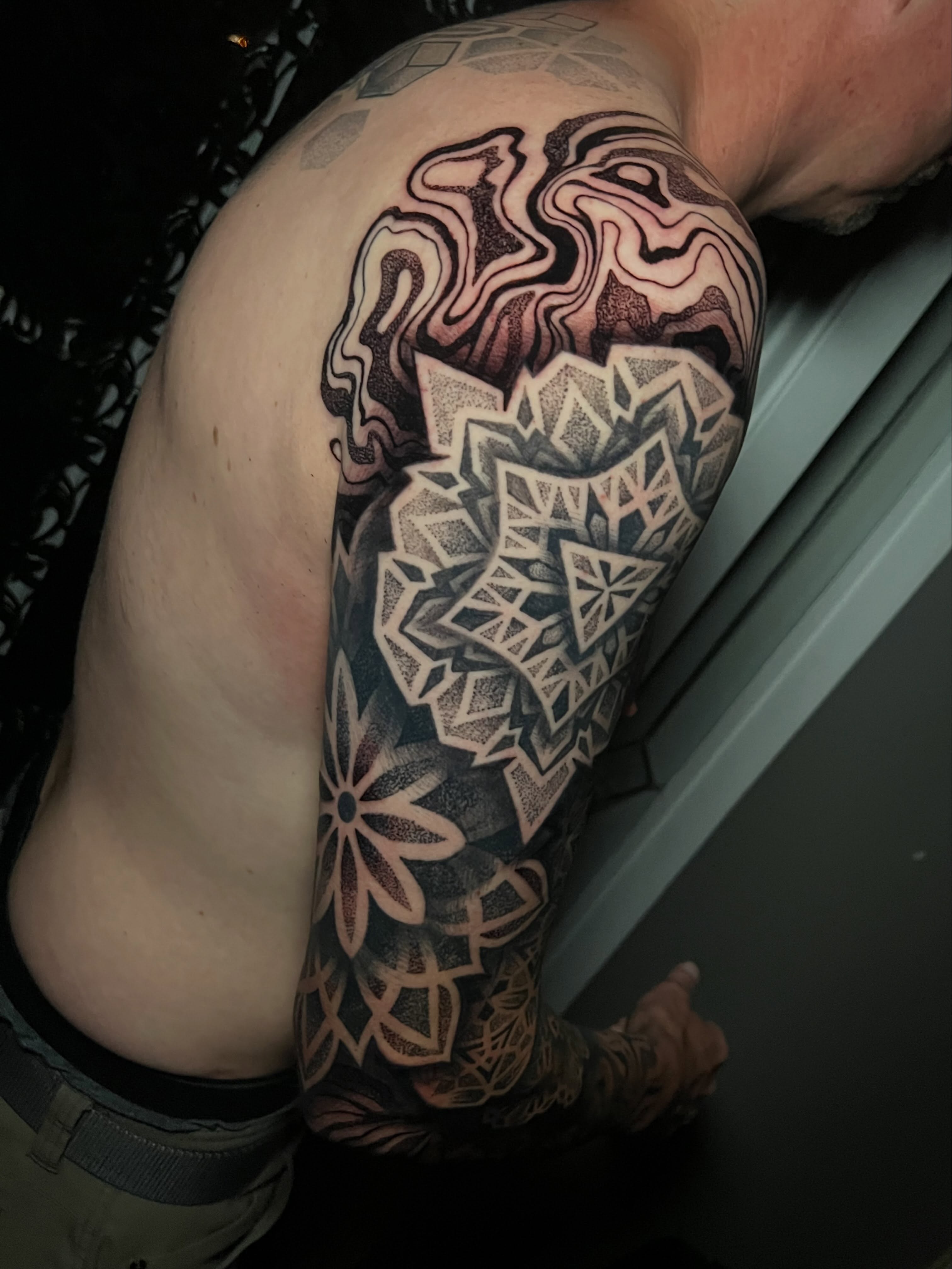 Tattoo by @frankendots — dotwork, geometric