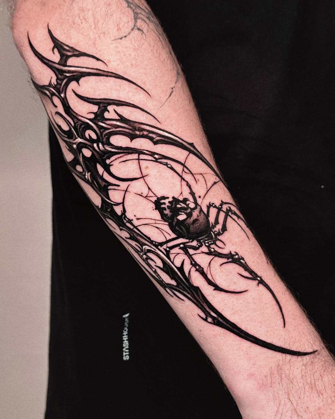Tattoo by @doosik_tattoo โ blackwork, dark_realism
