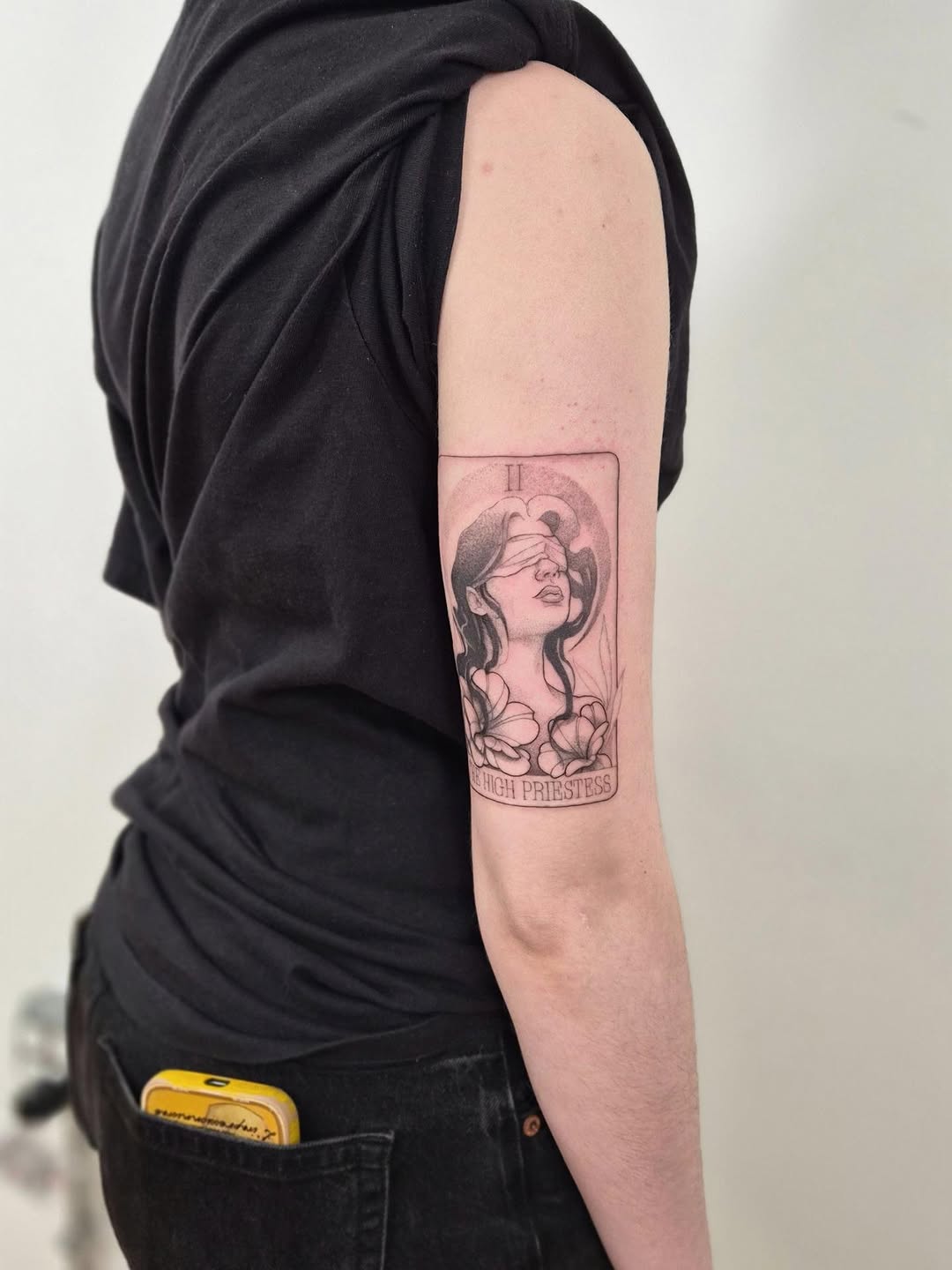 Tattoo by @cambodiancupcake โ fine_line, black_and_grey