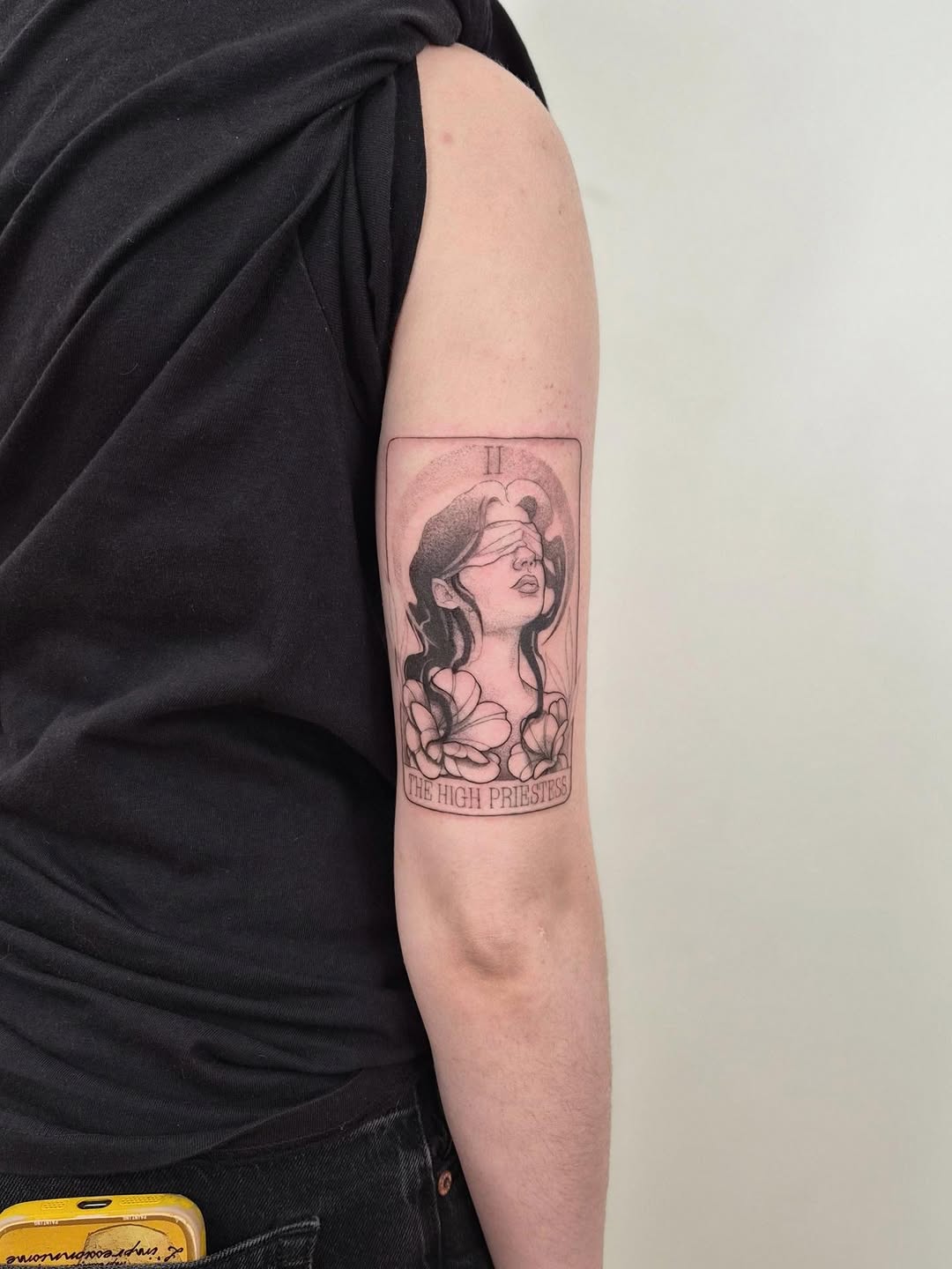 Tattoo by @cambodiancupcake โ fine_line, black_and_grey