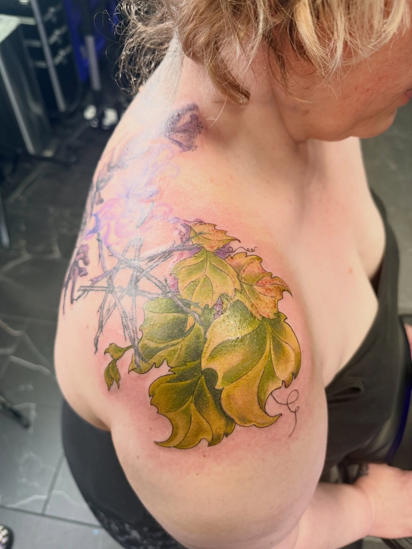 Ivy leaves realism tattoo on the shoulder by Stephanie Comito-Stephens