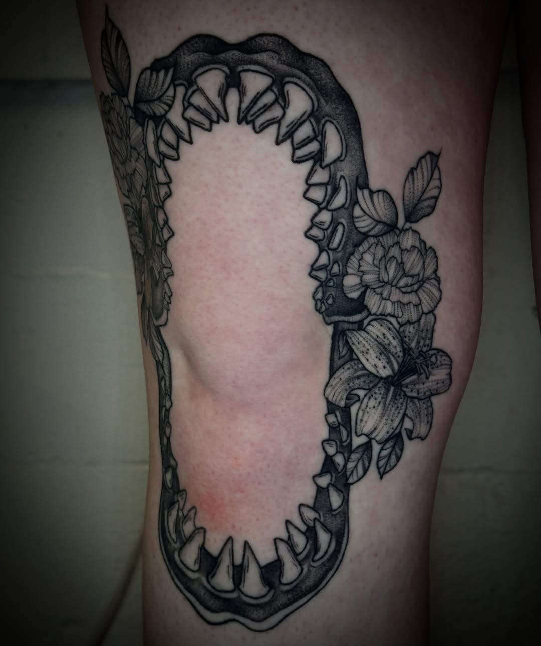 Shark jaws and flowers sketch tattoo on the thigh by 𝕳𝖆𝖓𝖓𝖆𝖍 𝕮𝖆𝖓𝖋𝖎𝖊𝖑𝖉 ✨ Memphis Tattoo Artist, Memphis, Tennessee