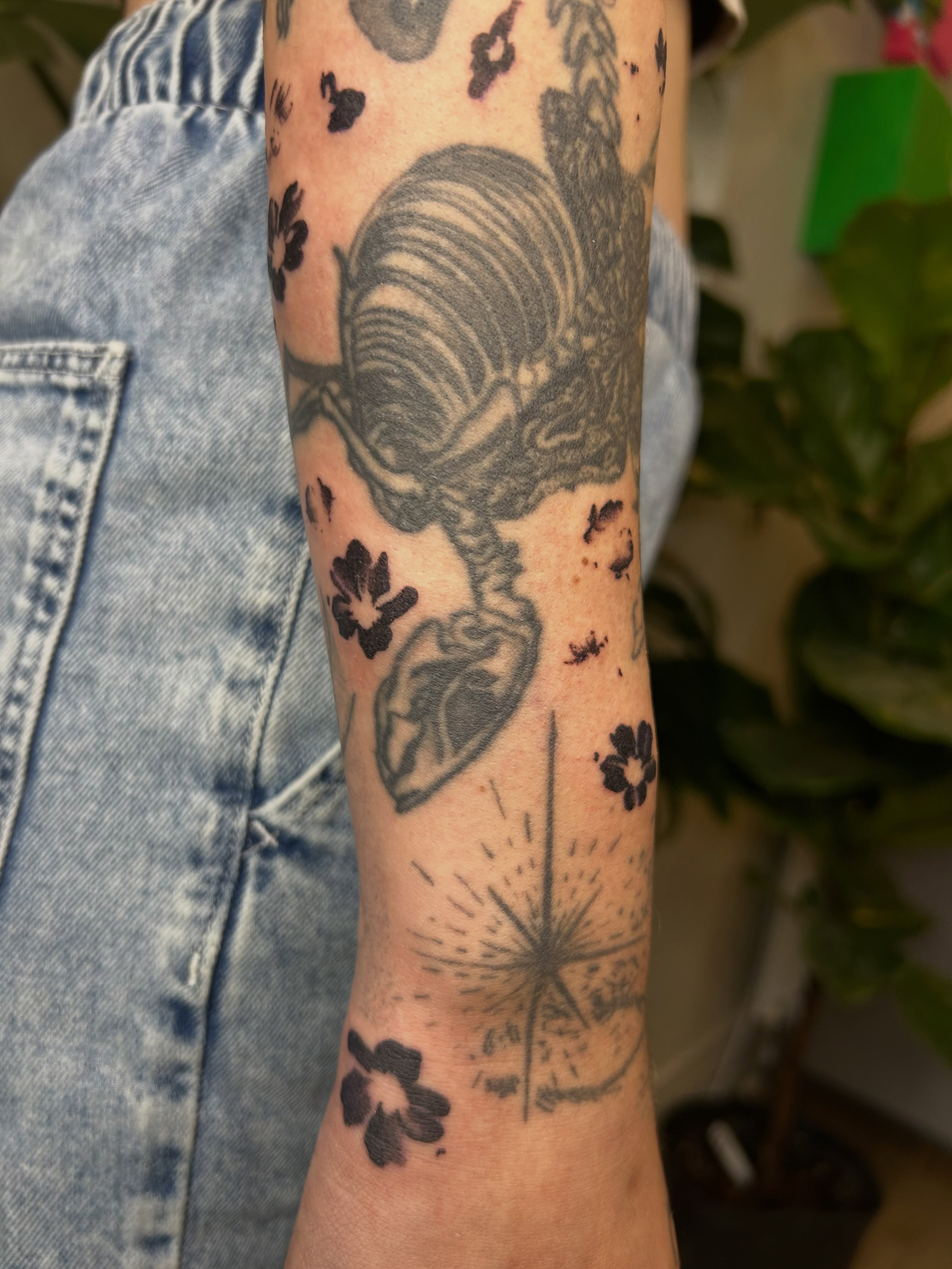 Tattoo by @tomlovesid — black_and_grey