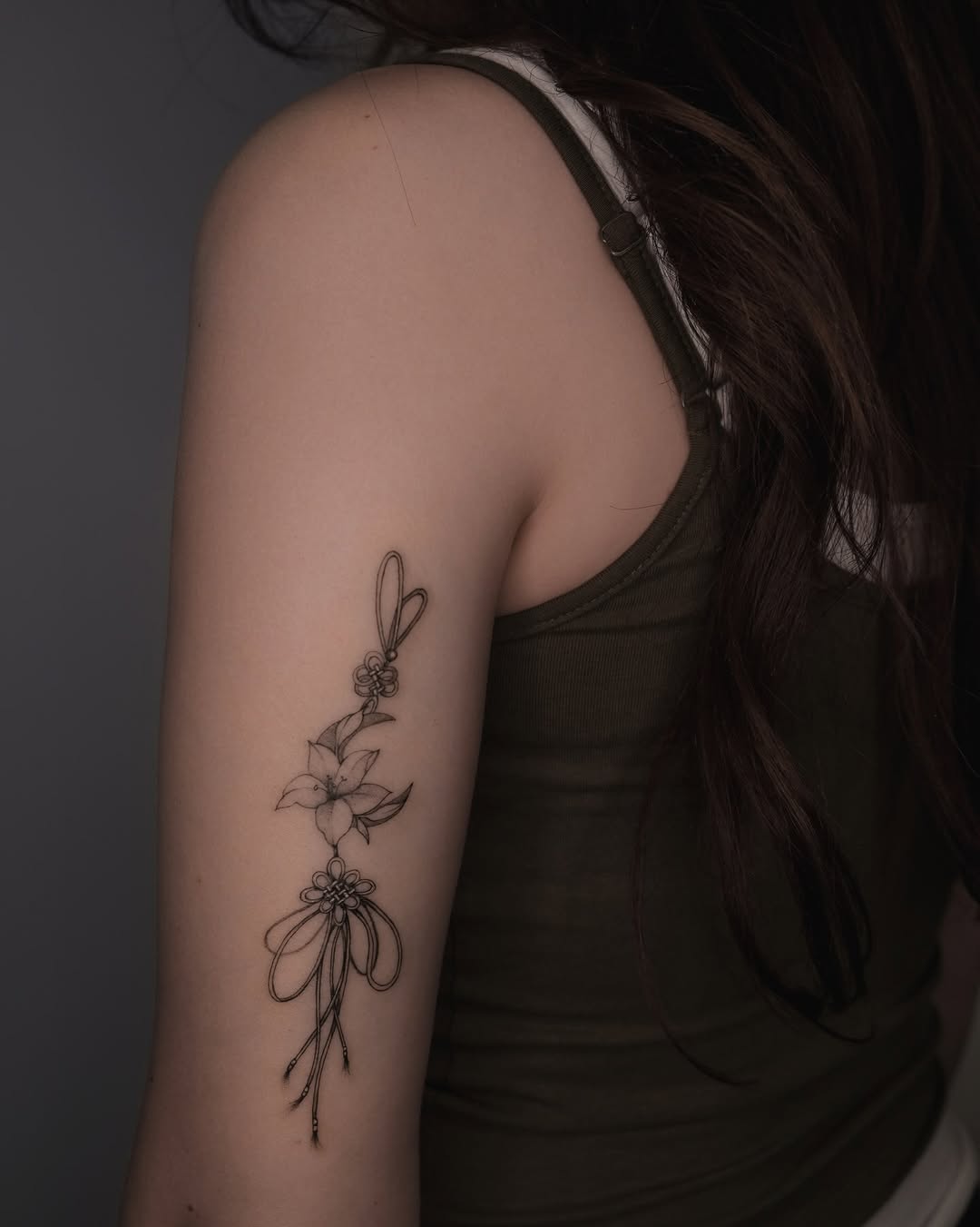 Tattoo by @ezzeink — fine_line, black_and_grey