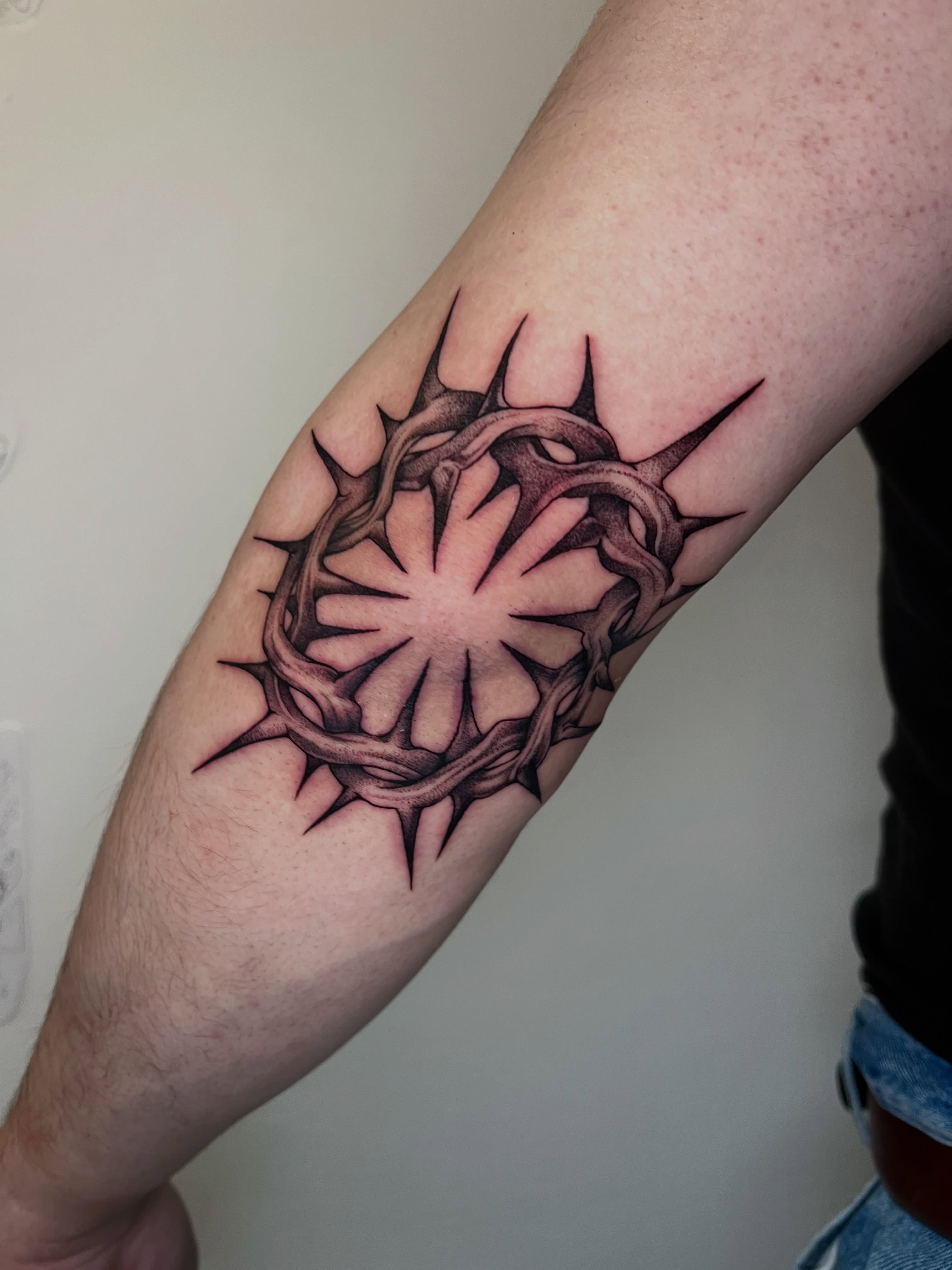 Crown of thorns black and grey tattoo on the forearm by AJ π°π· LA tattoo