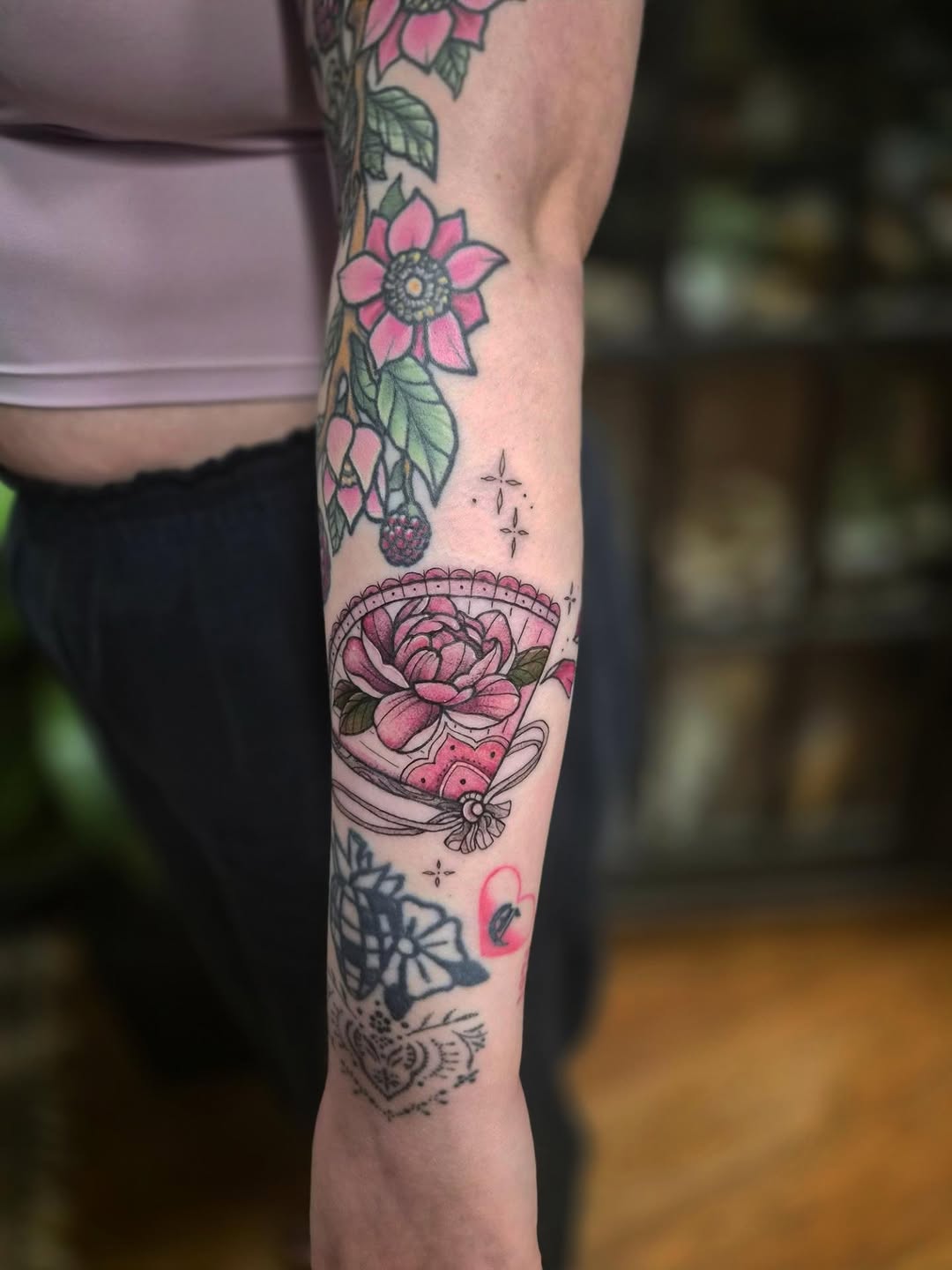 Tattoo by @teresarosetattoos โ neo_traditional, fine_line