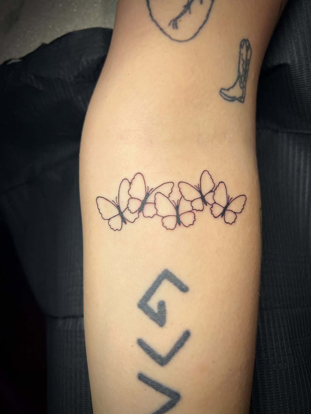 Tattoo by @straydoggiestyle — fine_line, minimalist