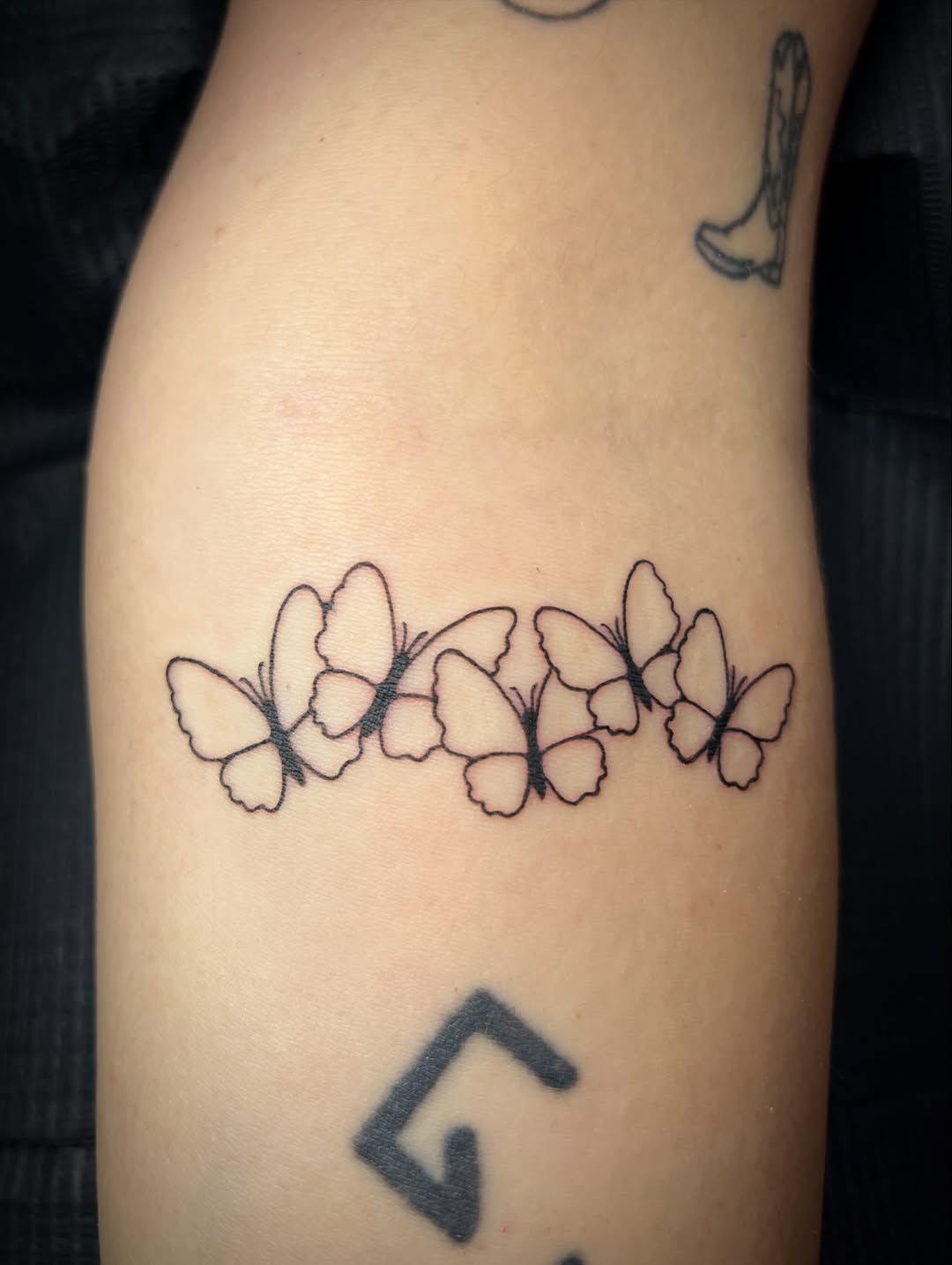 Tattoo by @straydoggiestyle — fine_line