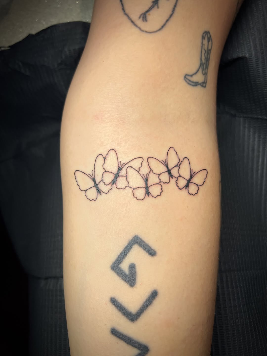 Tattoo by @straydoggiestyle — fine_line