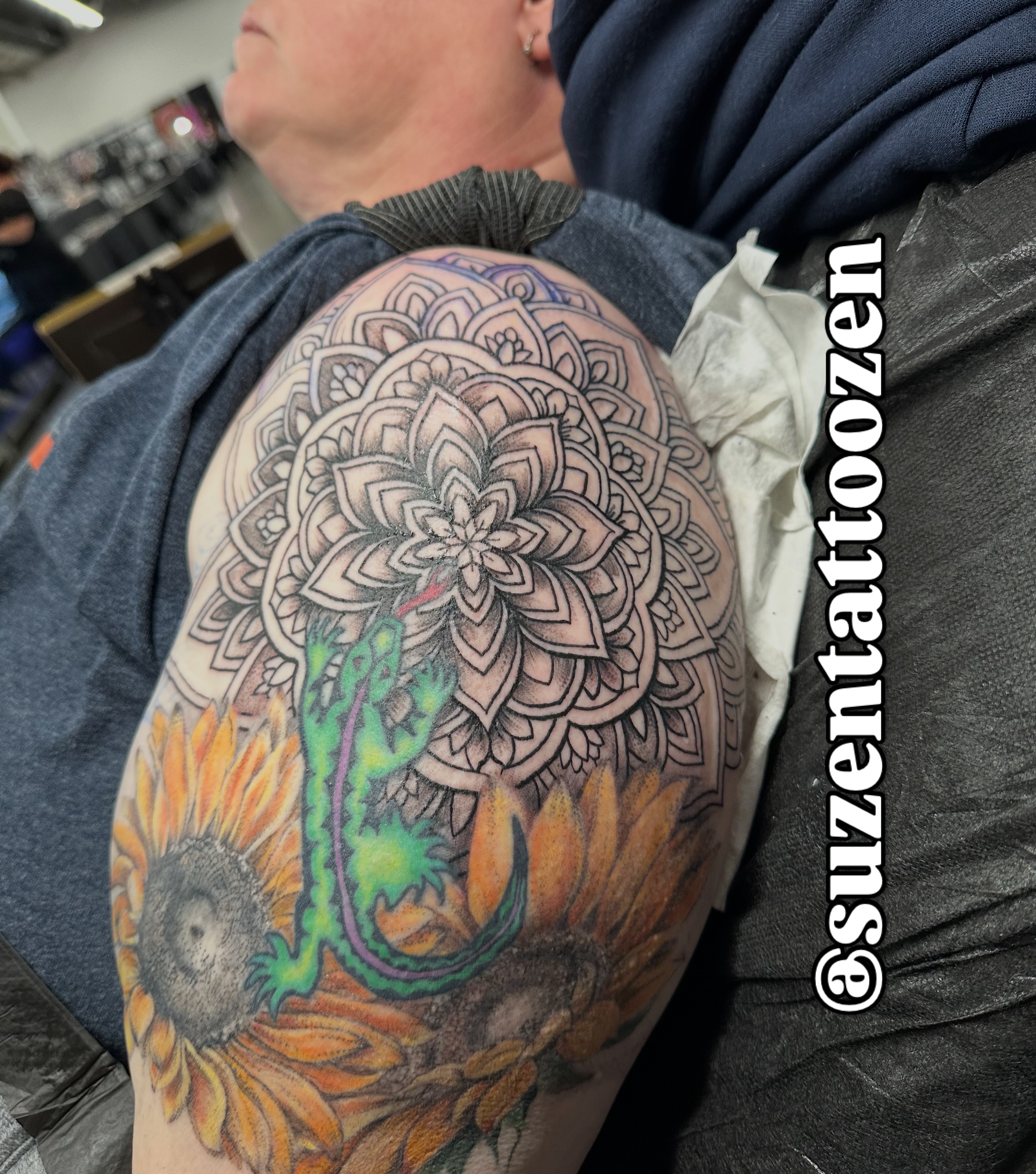 Tattoo by @suzentattoozen — realism, dotwork