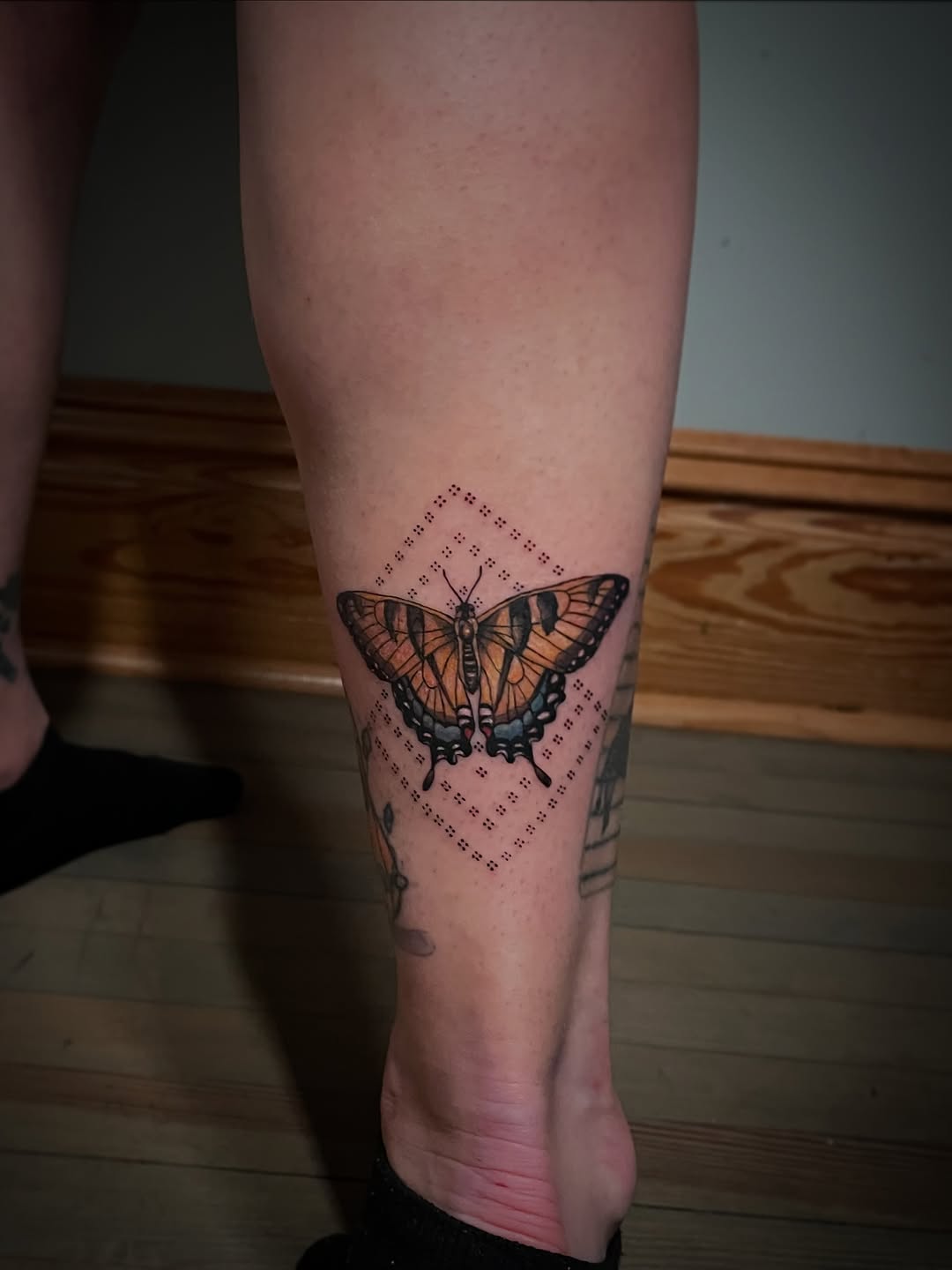 Tattoo by @inkbyhannah โ fine_line, dotwork