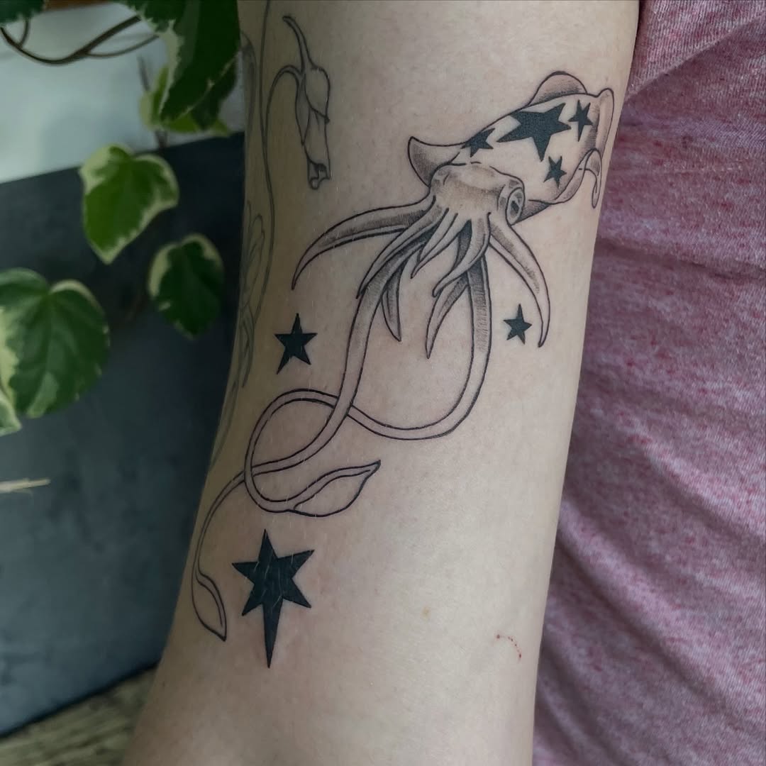 Tattoo by @alzster — fine_line, black_and_grey
