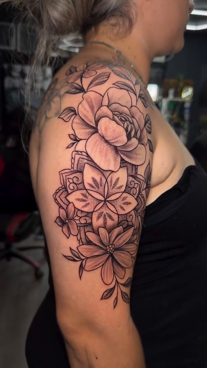 Tattoo by @robbie_ramos_tattoos β fine_line, ornamental