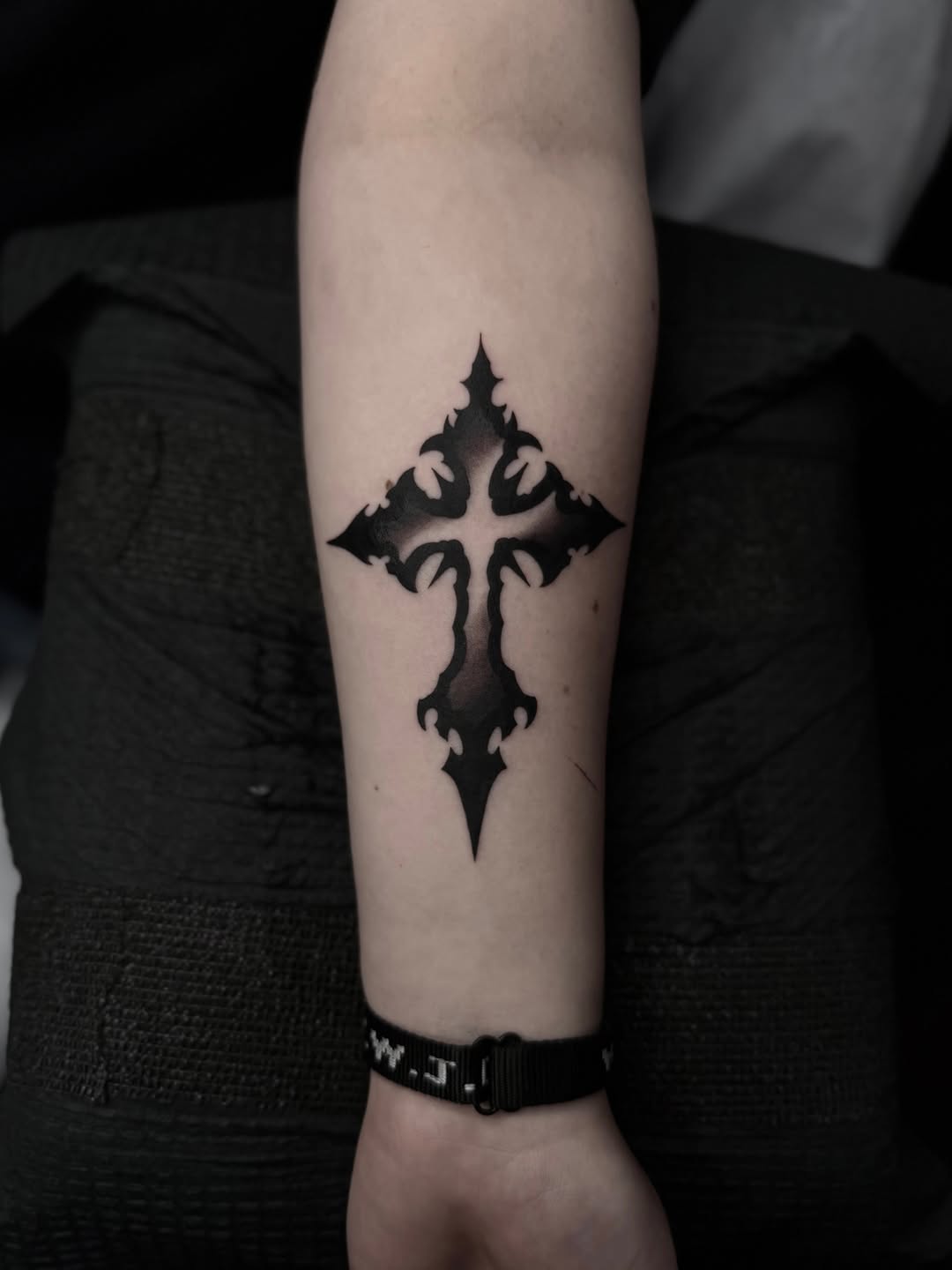 Tattoo by @gloomkvlt β blackwork