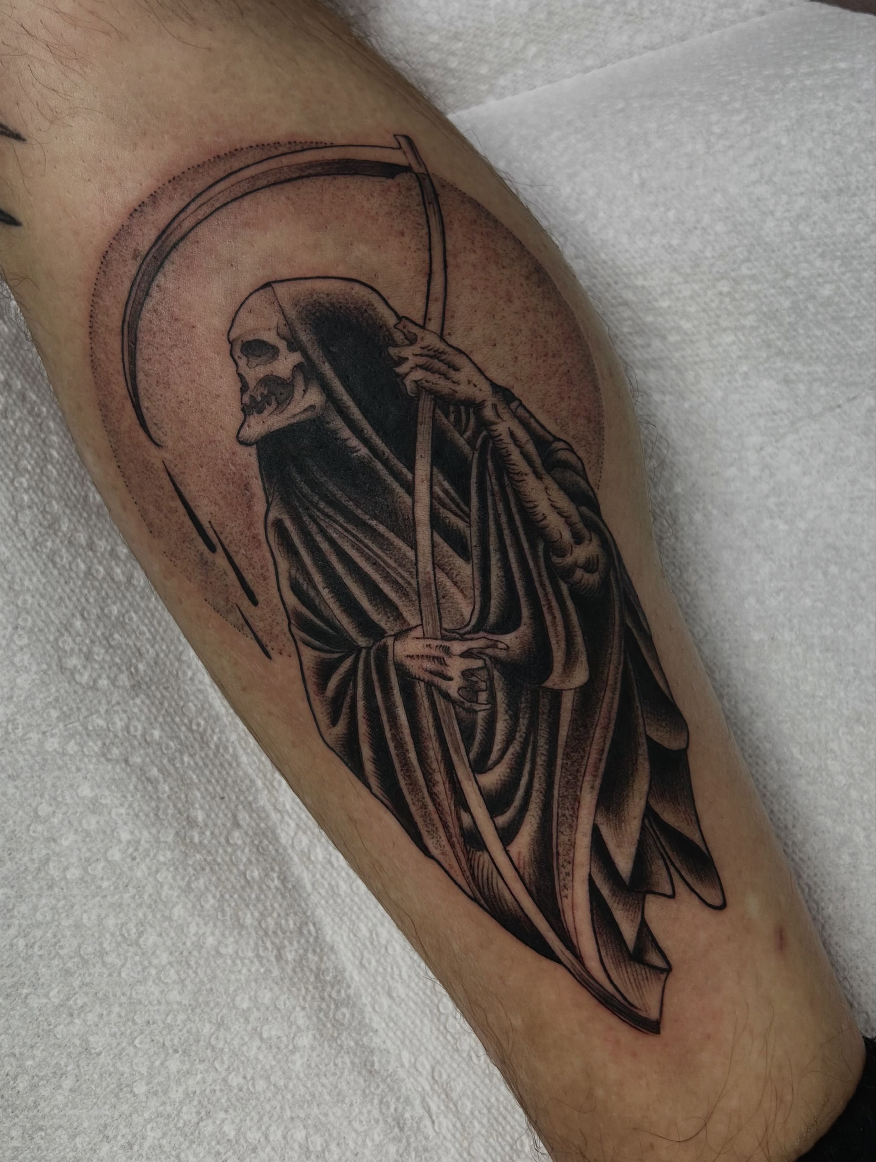 Tattoo by @obiecruztattoo โ black_and_grey, realism