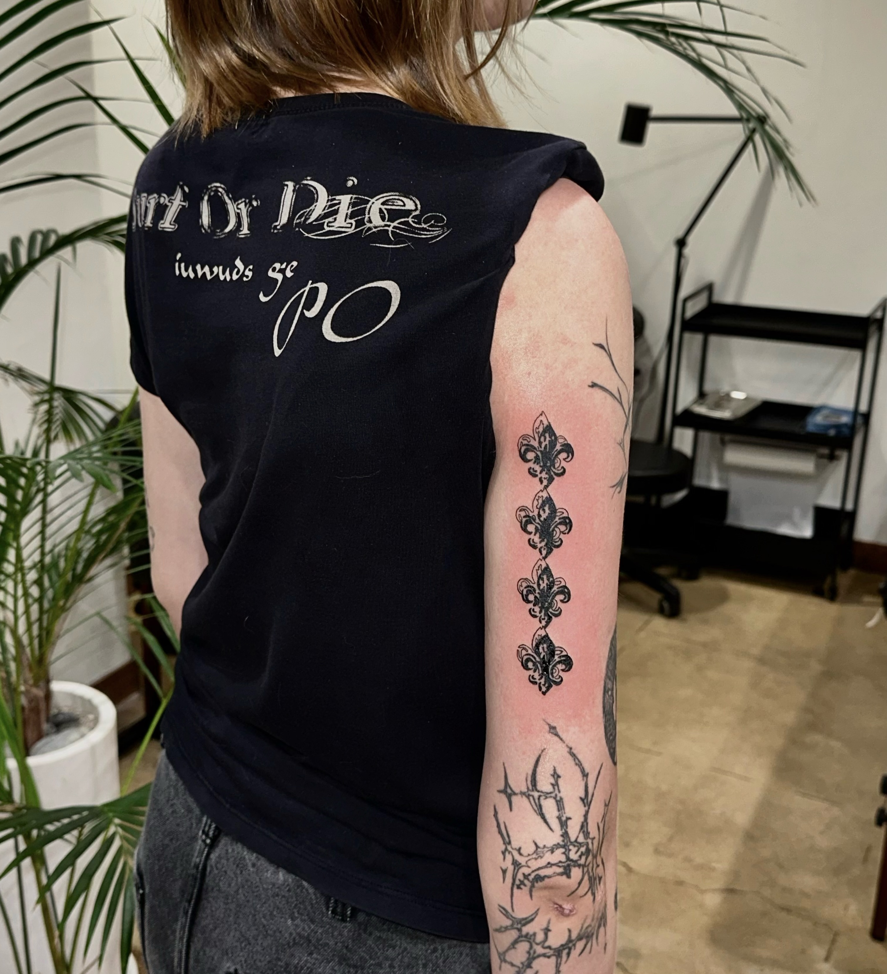 Tattoo by @kiijooya — black_and_grey