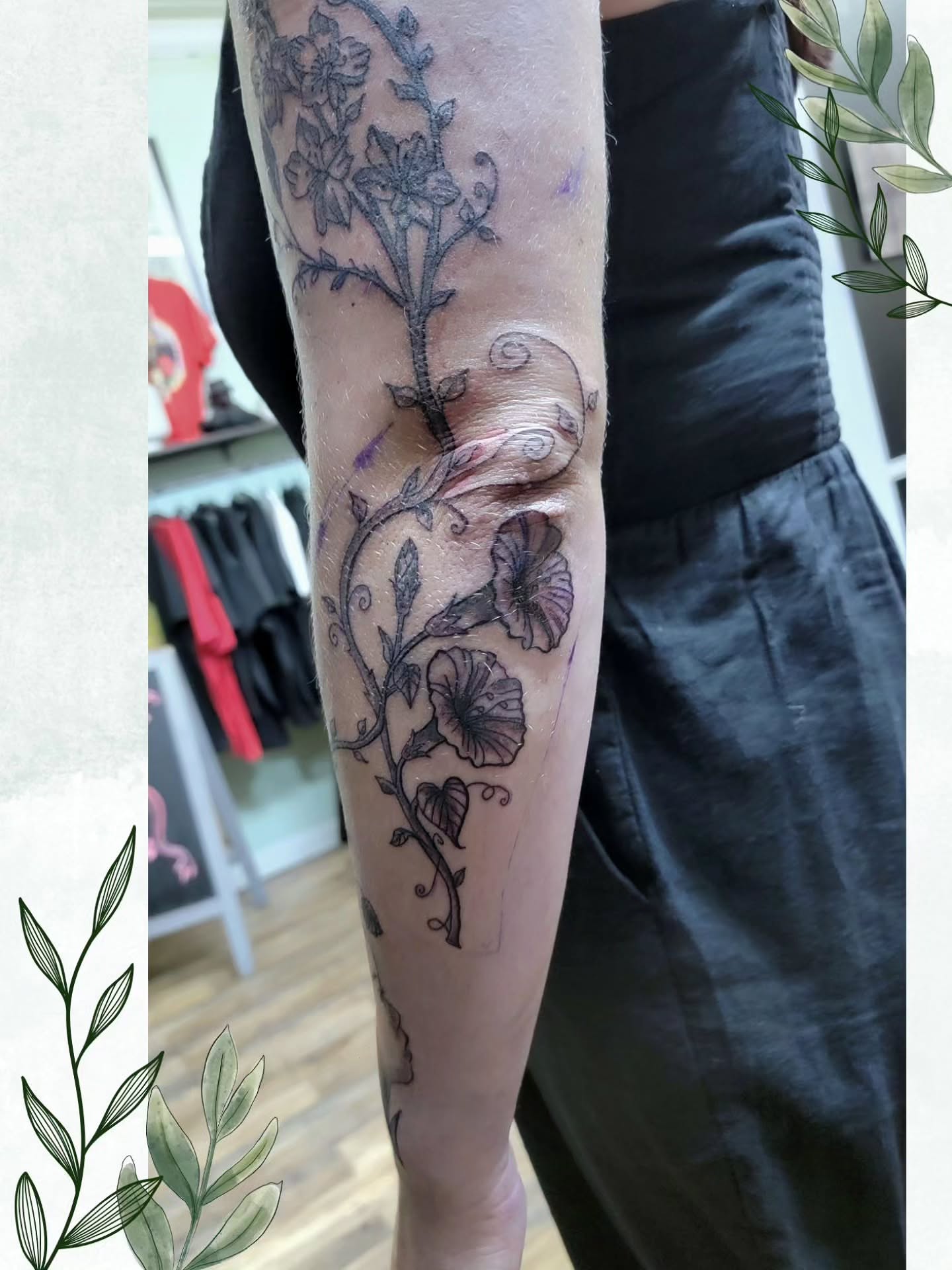 Tattoo by @nadeskatattoos — black_and_grey