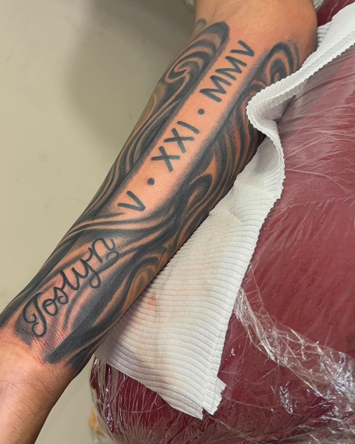 Tattoo by @owlswhoink — black_and_grey