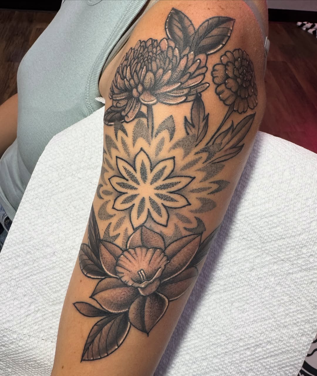 Tattoo by @hannahsmyletattoos — black_and_grey
