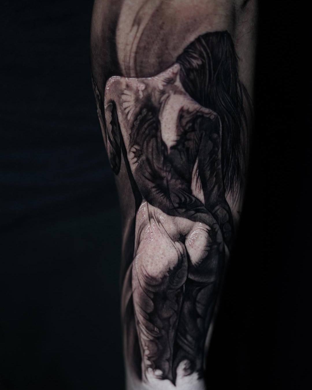 Woman realism tattoo on the forearm by Stefano Alcantara
