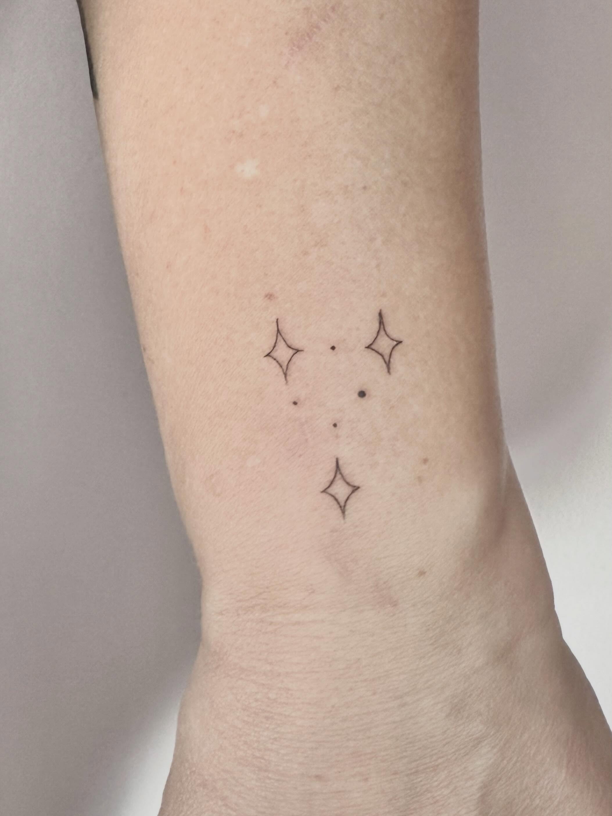 Tattoo by @inkbysierra — dotwork
