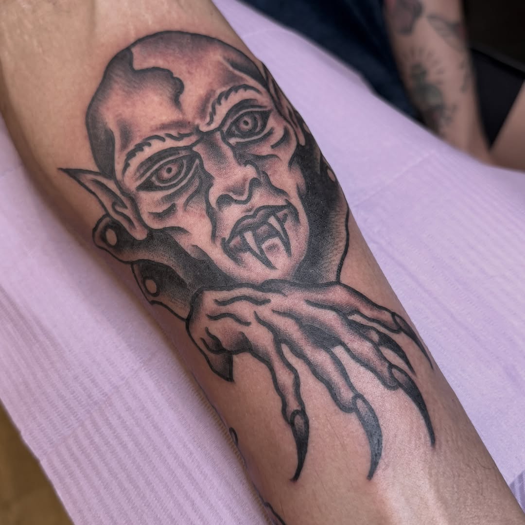 Vampire realism tattoo on the forearm by 🩸 𝓢𝔂𝓵𝓿𝓲𝓮 🩸 ▪︎ 𝕯𝖊𝖓𝖛𝖊𝖗 𝕿𝖆𝖙𝖙𝖔𝖔𝖊𝖗 ▪︎