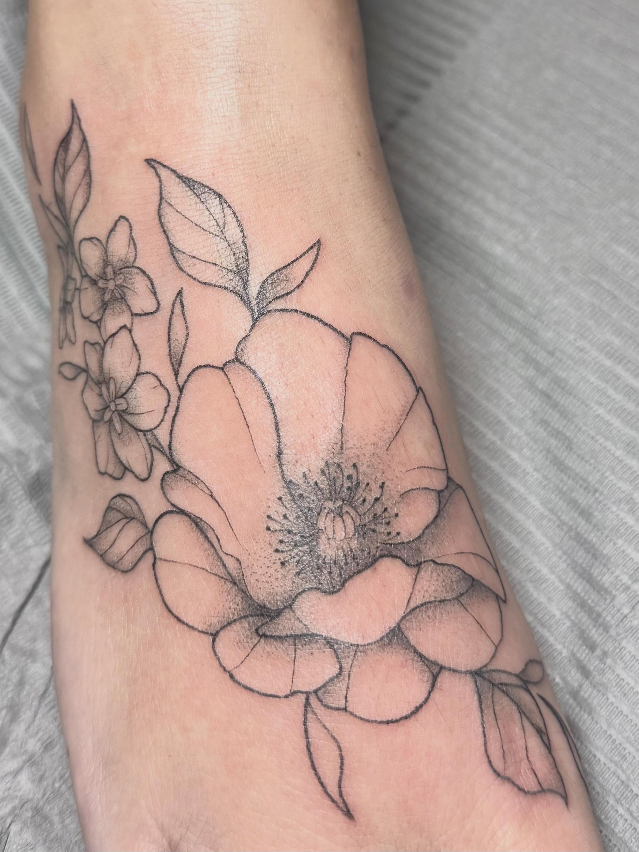 Tattoo by @inkbysierra — dotwork