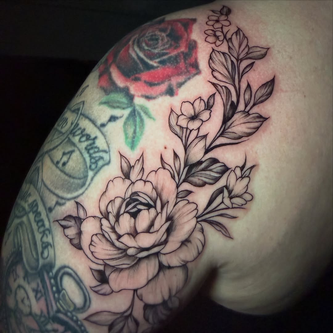 Tattoo by @mollztattooz — black_and_grey, fine_line