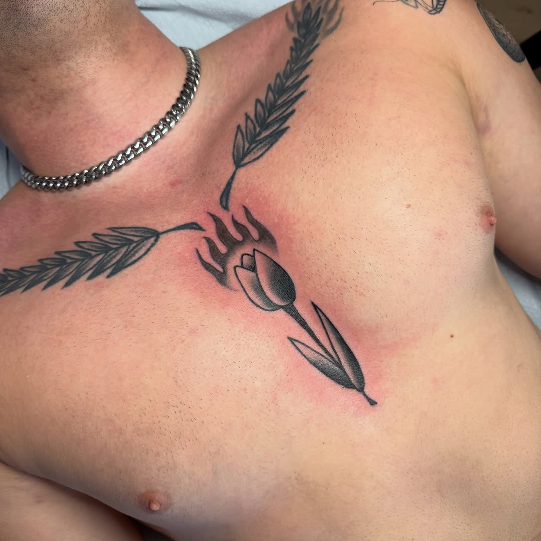 Tattoo by @larrylovestattoos โ black_and_grey, fine_line