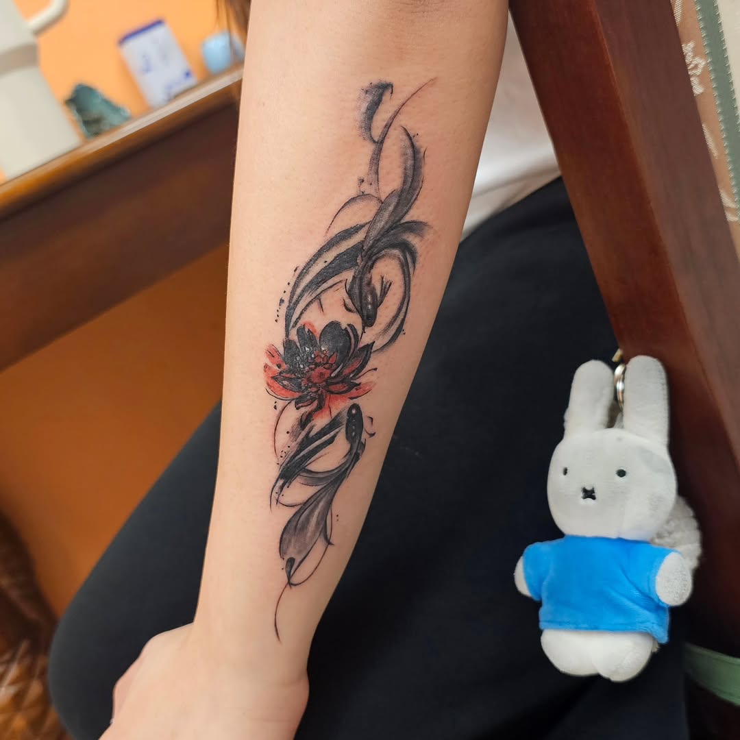 Tattoo by @linktattoo_lily — black_and_grey, watercolor