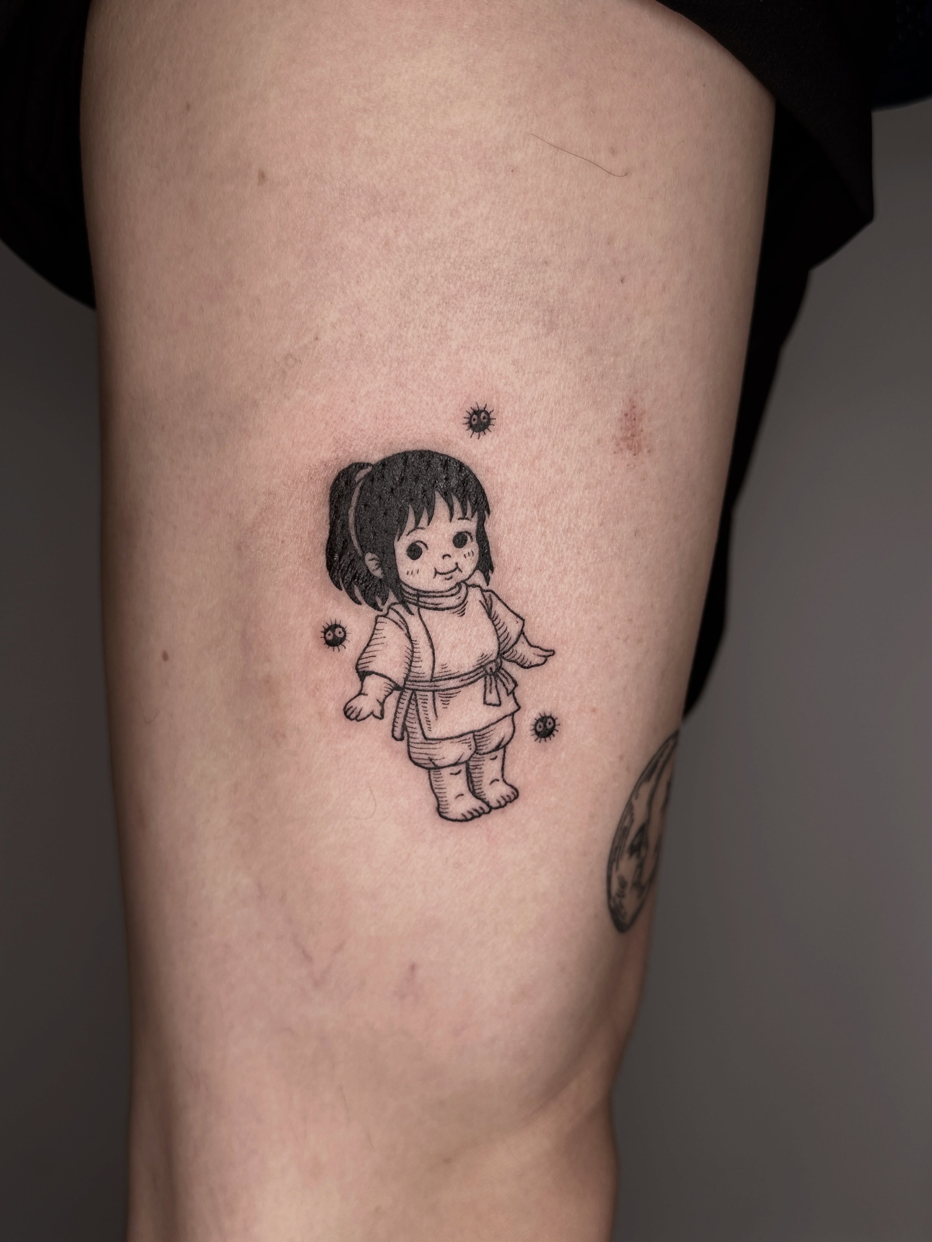 Child dotwork tattoo on the thigh by Zecember
