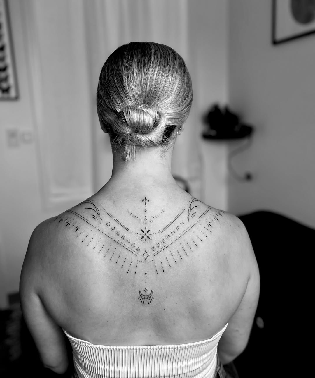 Tattoo by @littleinkliv — geometric, fine_line