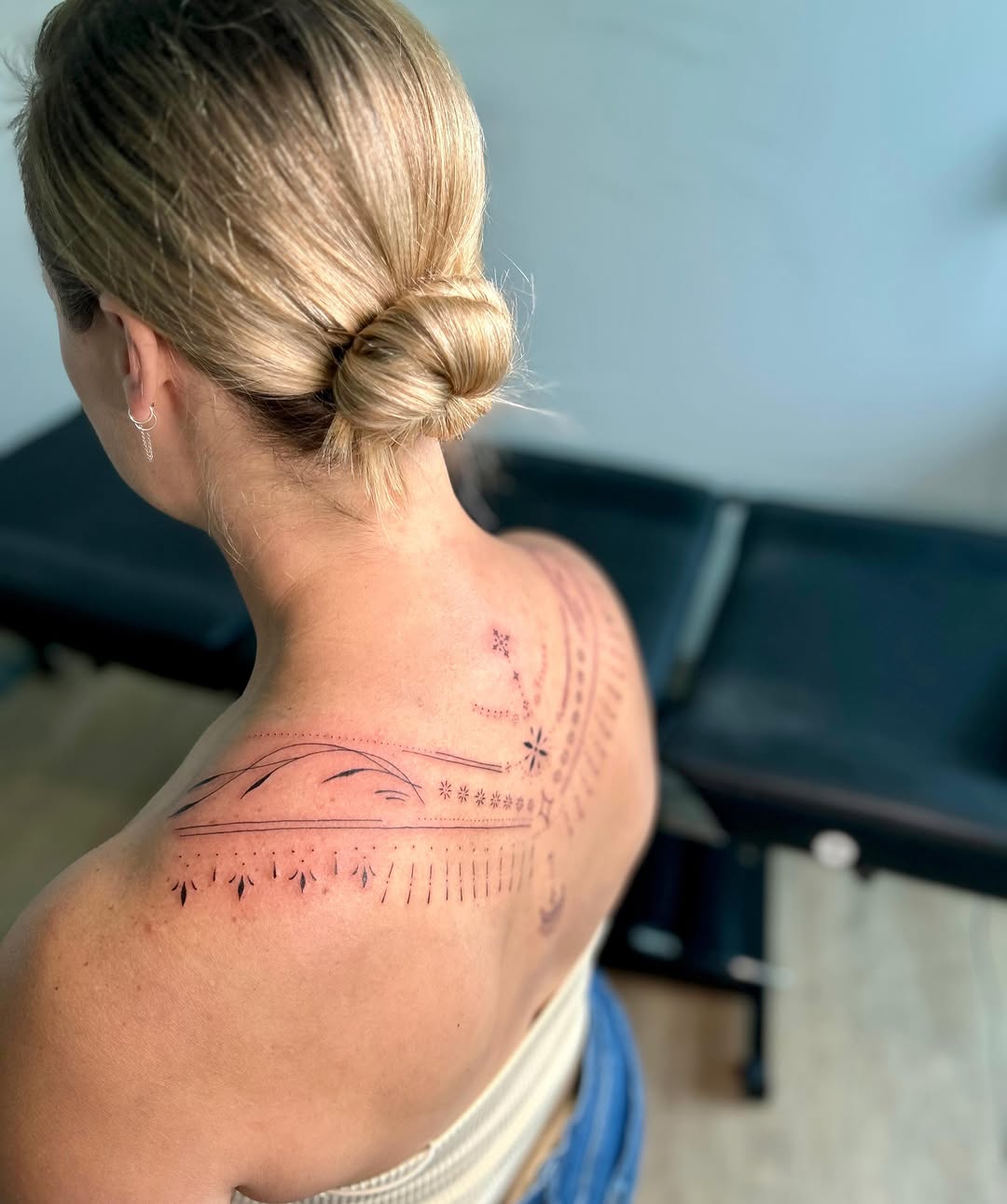 Tattoo by @littleinkliv — fine_line, geometric