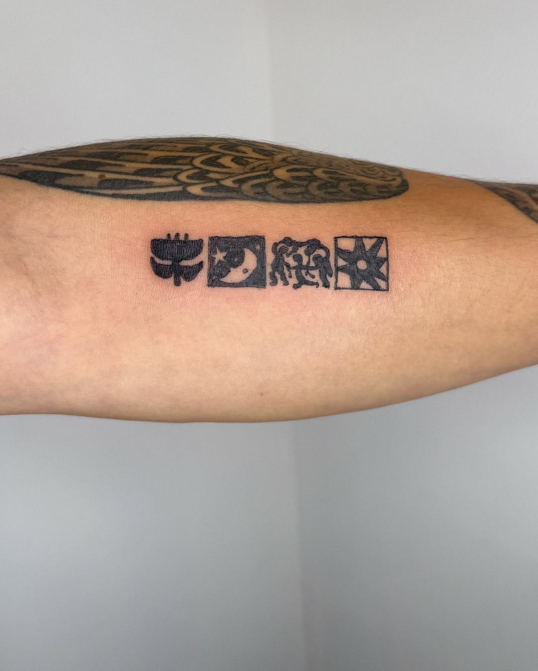 Tattoo by @____e_d_e_n____ — blackwork, geometric