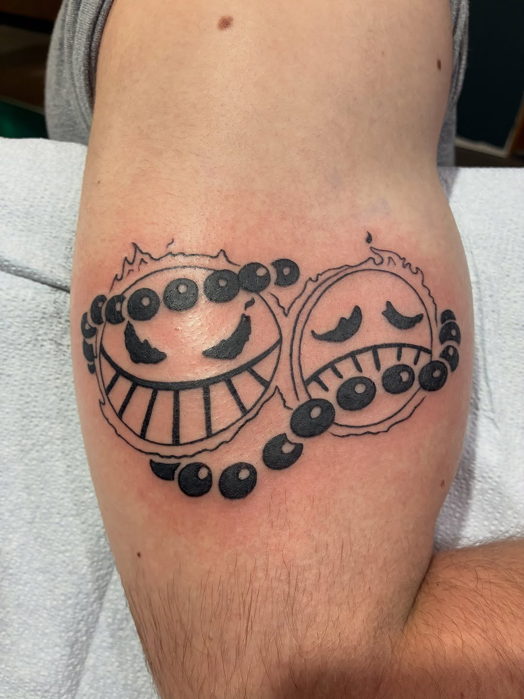 Tattoo by @energydrinkonthefloor — blackwork