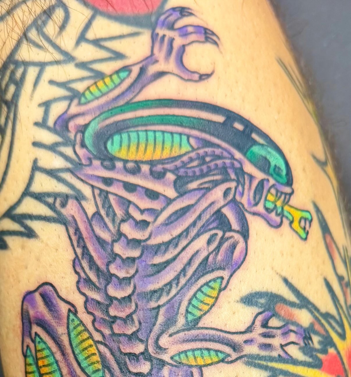 Alien creature new school tattoo on the thigh by Max mogstad