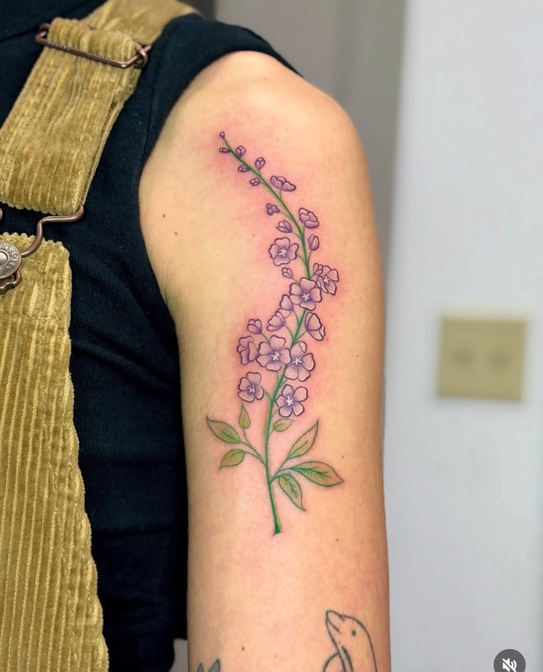 Tattoo by @baka_notgonnahurtyou — fine_line, color