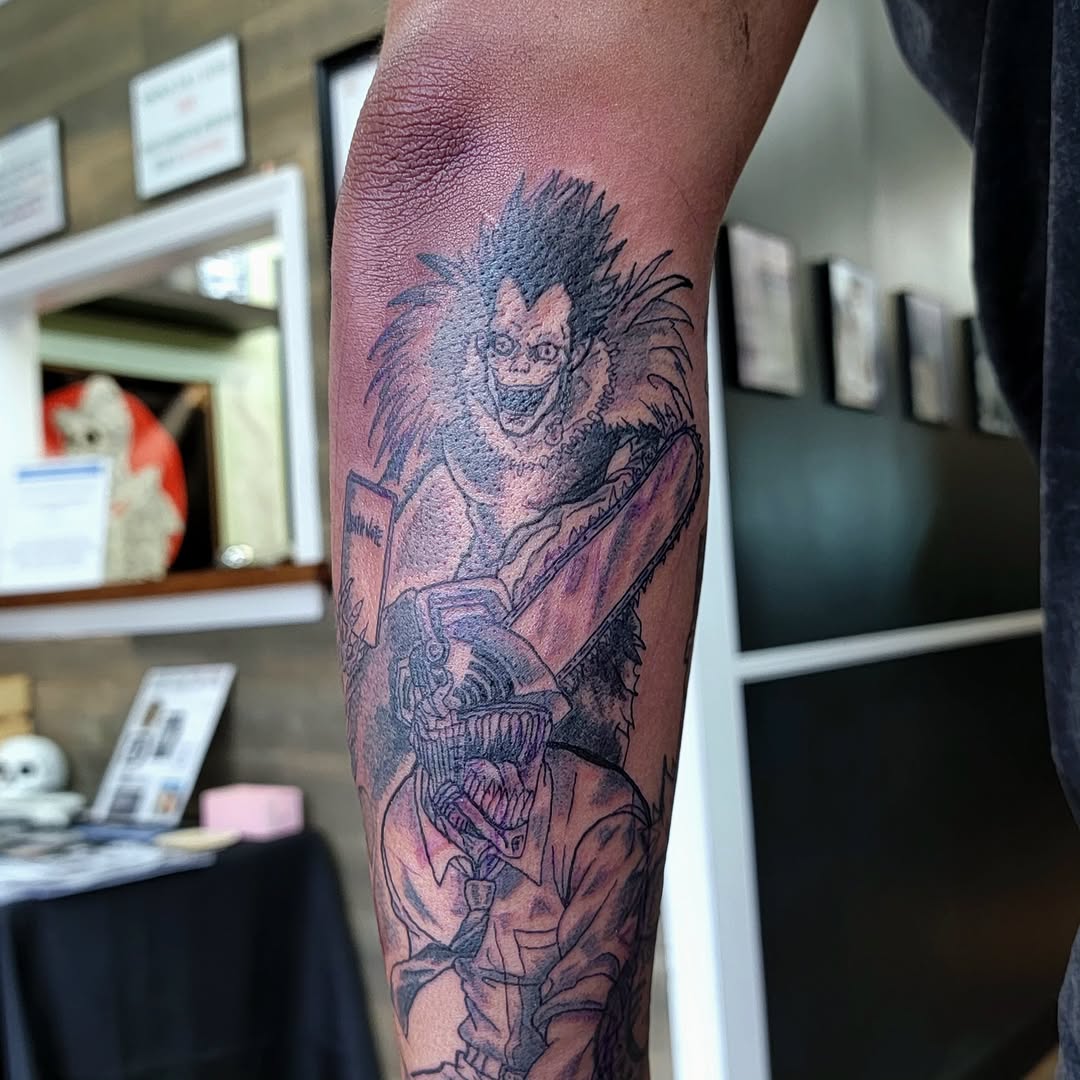 Tattoo by @nadeskatattoos — black_and_grey
