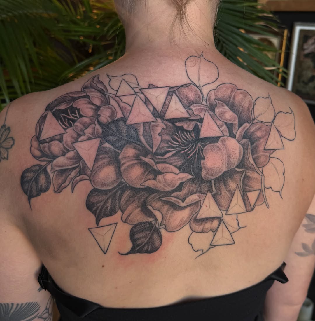 Geometric floral geometric tattoo on the back by Cort Prescott 🕸 OKC Tattoo Artist, Oklahoma City, Oklahoma