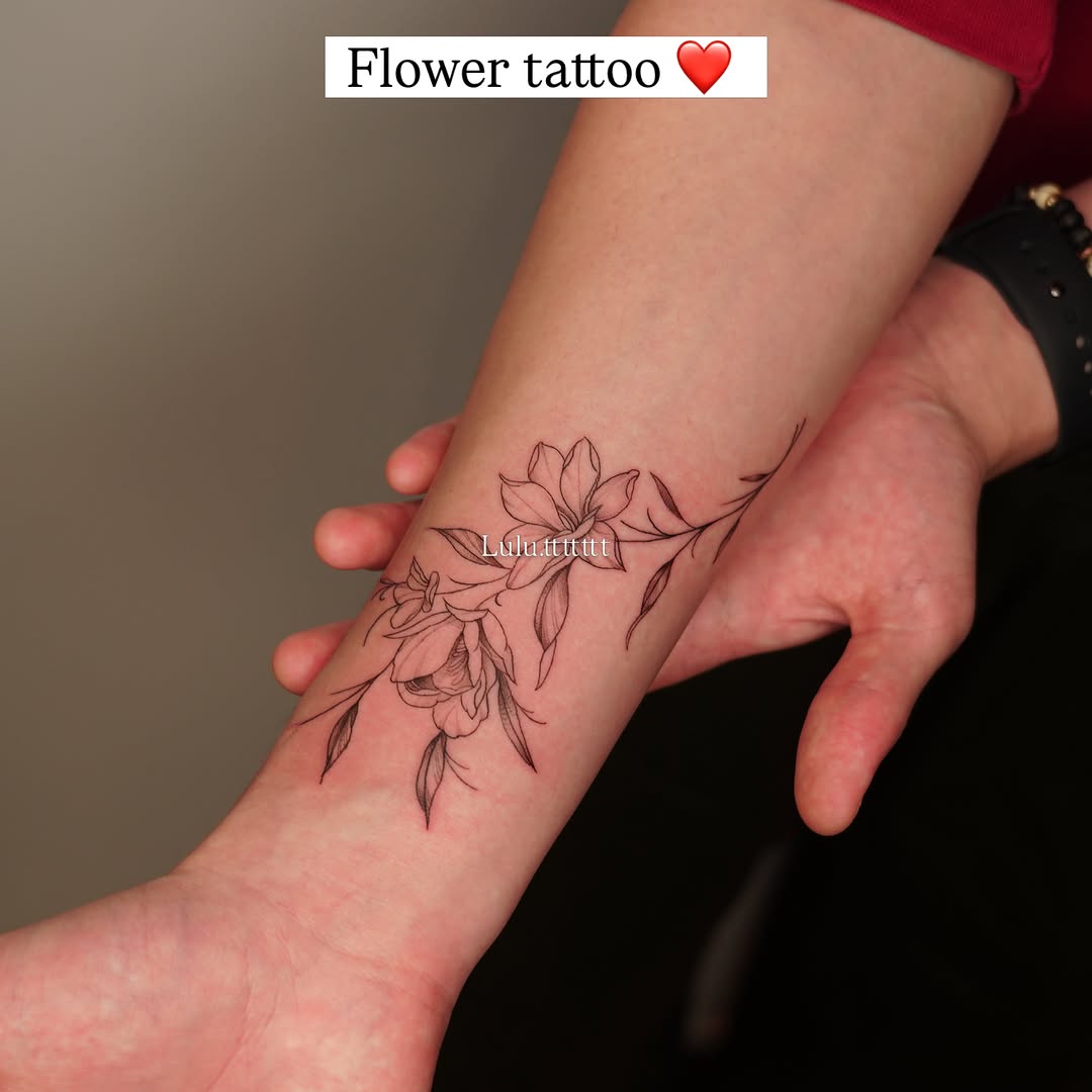 Tattoo by @lulu.ttttttt — fine_line
