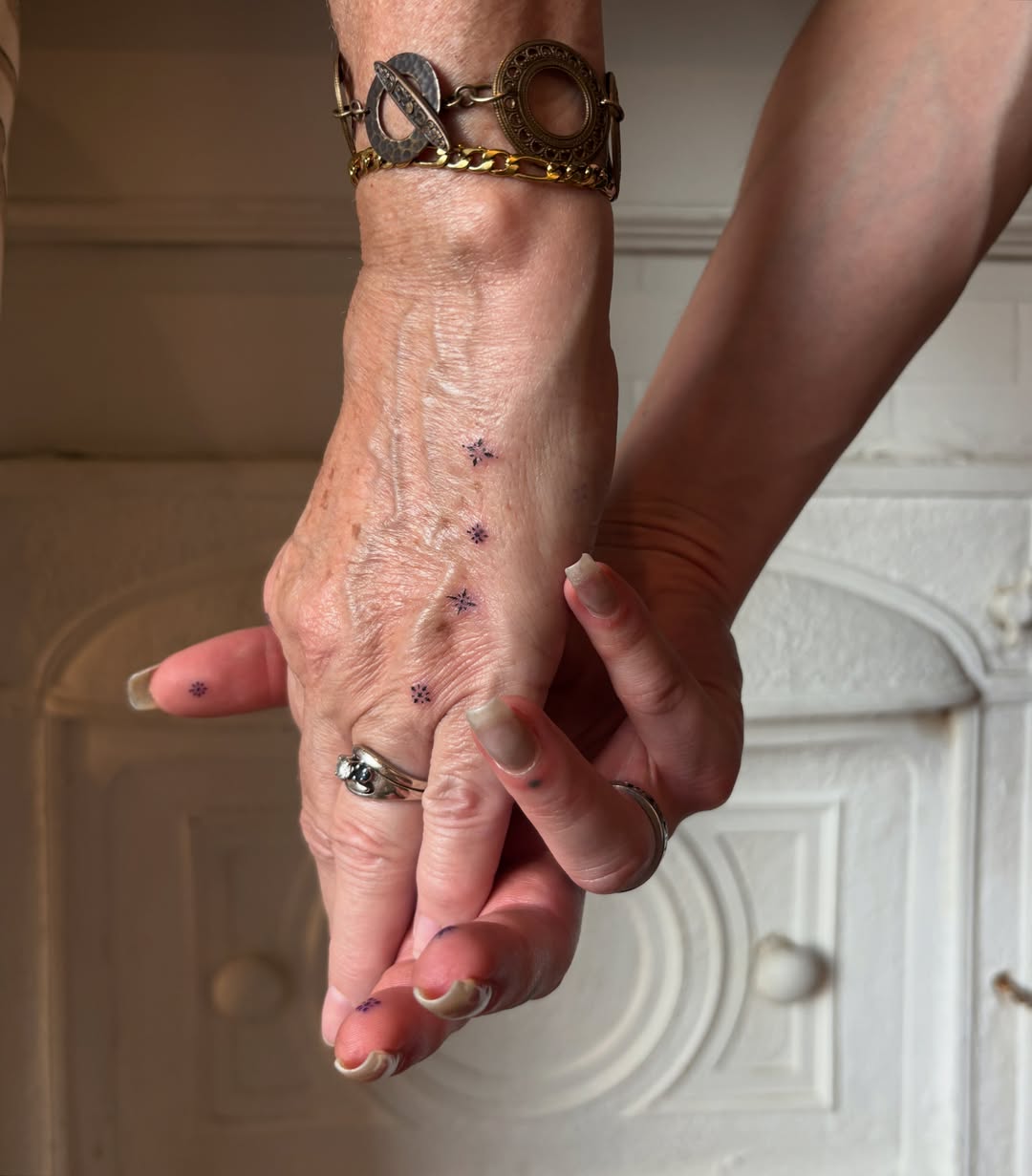 Tattoo by @erinhasagun β dotwork