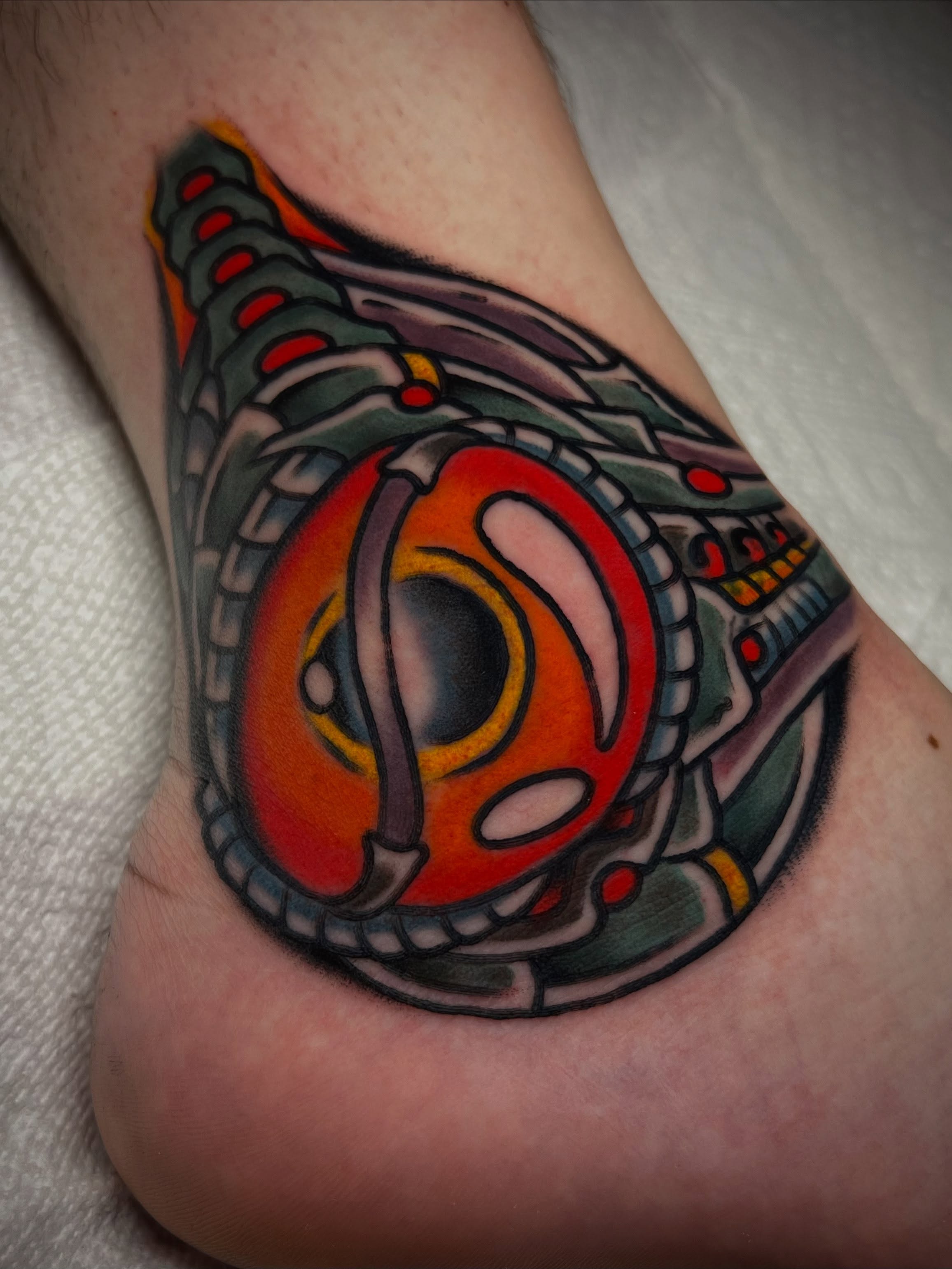 Mechanical gear American traditional tattoo on the forearm by ᴍᴀᴛᴛ ᴀʟᴇxᴀɴᴅᴇʀ