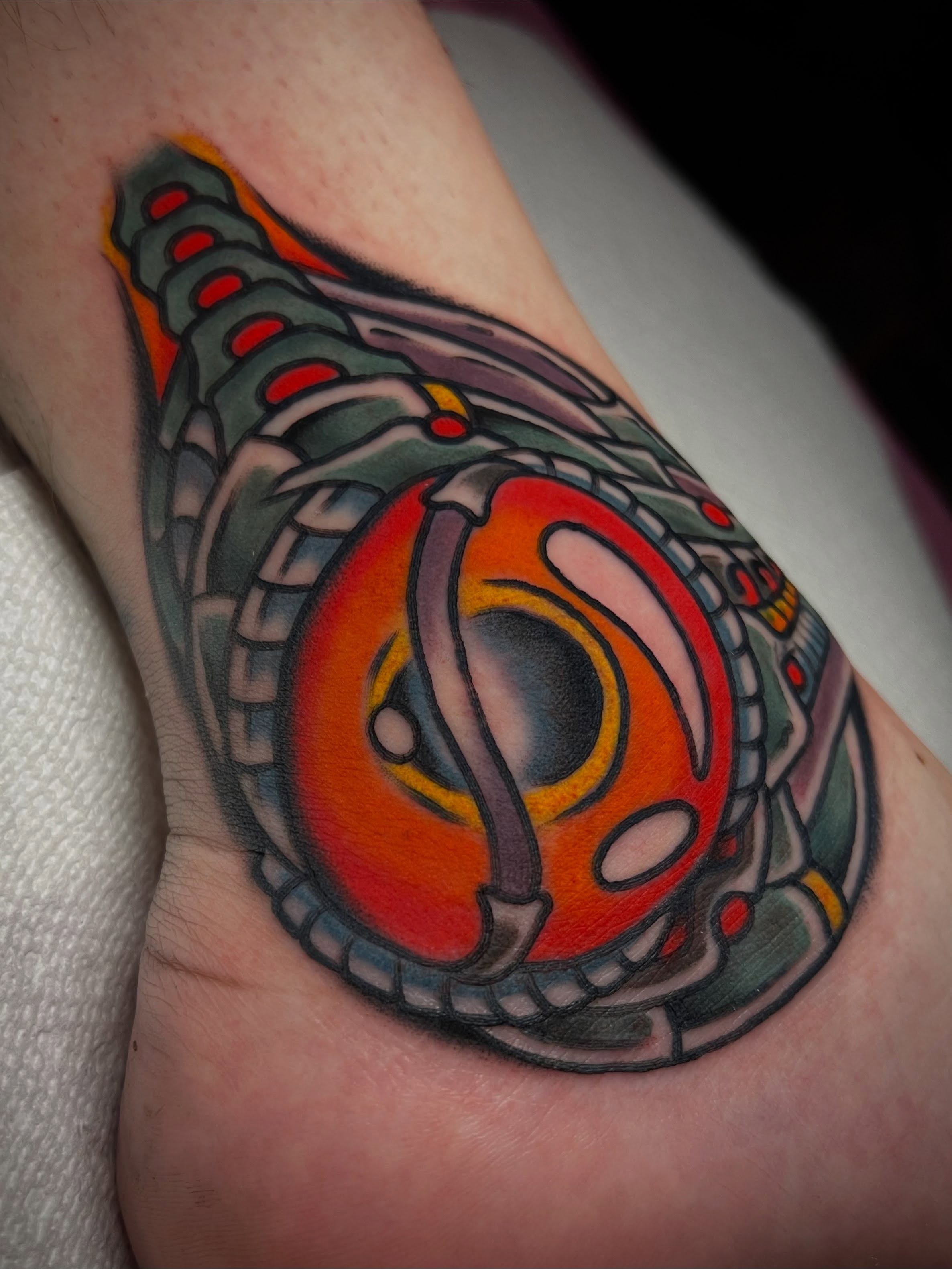 Mechanical gear geometric tattoo on the forearm by ᴍᴀᴛᴛ ᴀʟᴇxᴀɴᴅᴇʀ