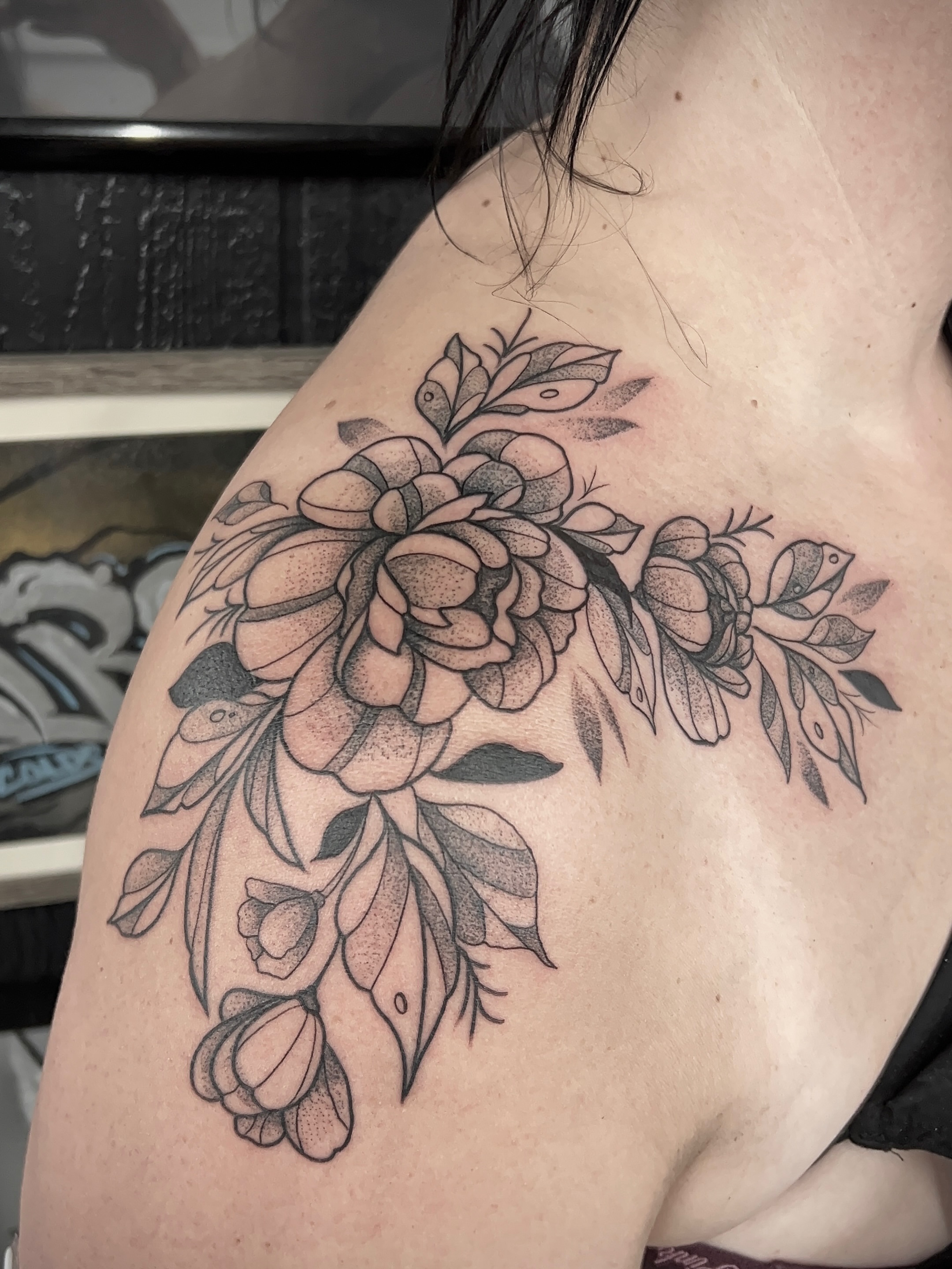 Floral bouquet dotwork tattoo on the shoulder by 𝑴𝒂𝒚𝒂𖤐𝑫𝒆𝑽𝒊𝒏𝒆, Dayton, Ohio