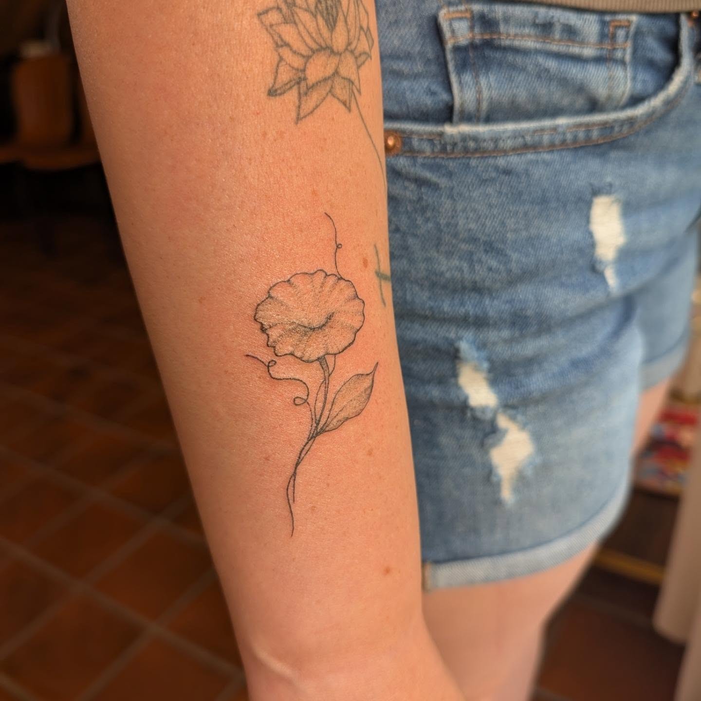 Tattoo by @tattoosbyminda โ fine_line