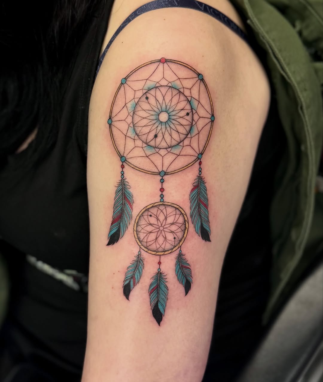 Tattoo by @riah_papayah — geometric