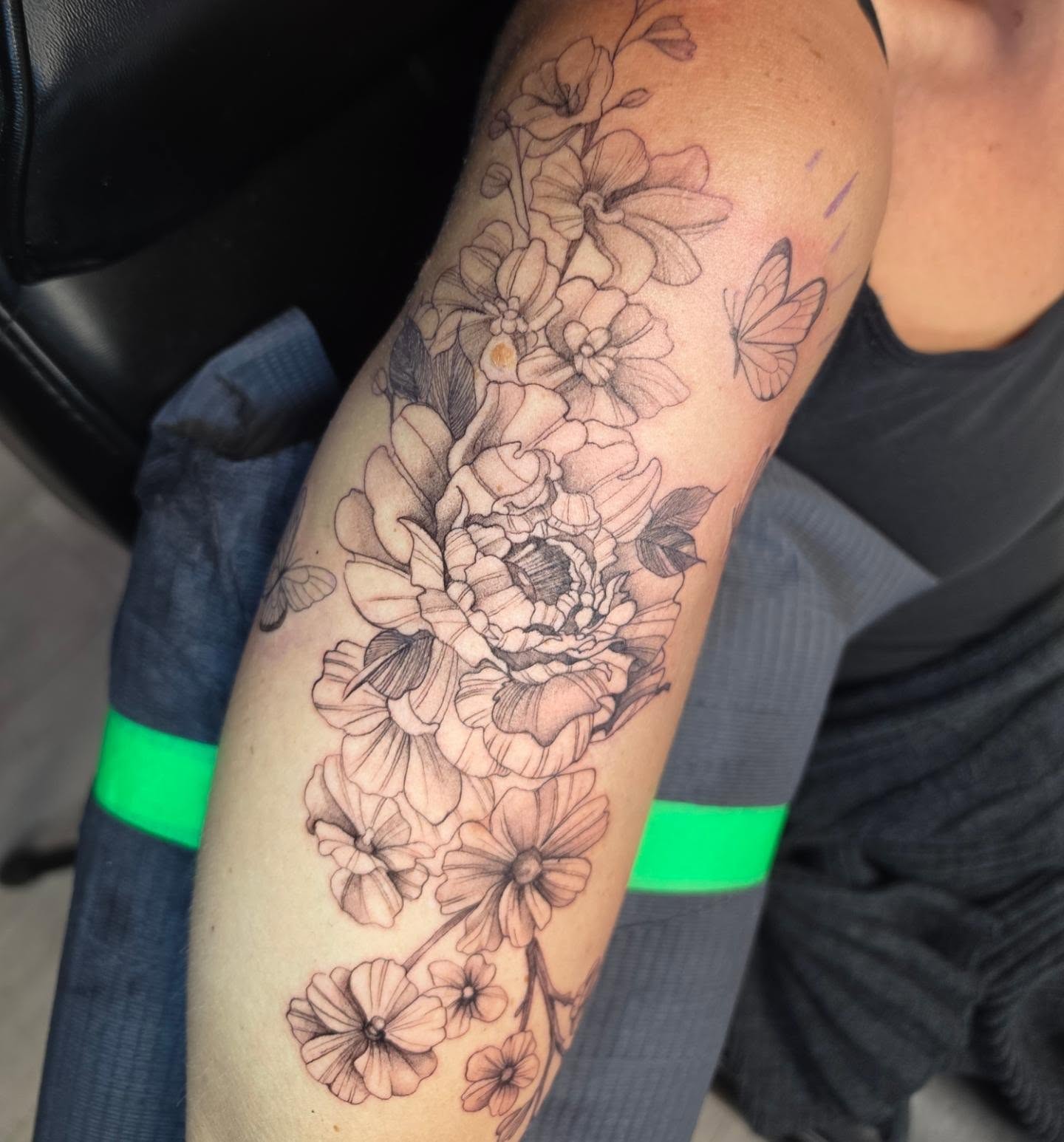 Tattoo by @frozenink_tattoo — black_and_grey